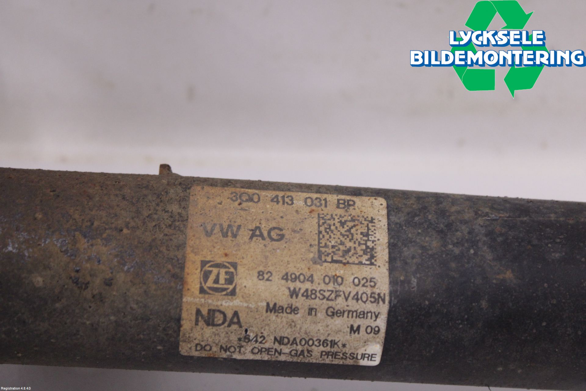 Volkswagen VW PASSAT 15-19 Fjäderben Fram Vänster