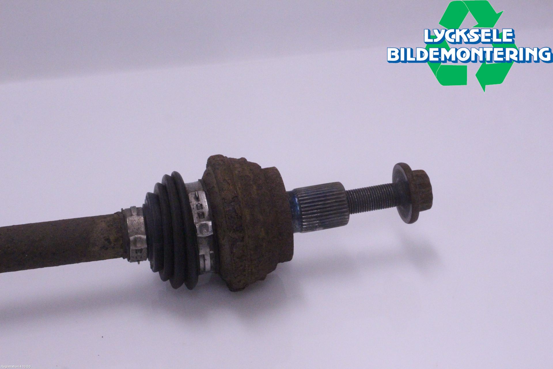 Volkswagen VW PASSAT 11-14 Drivaxel Bak Höger