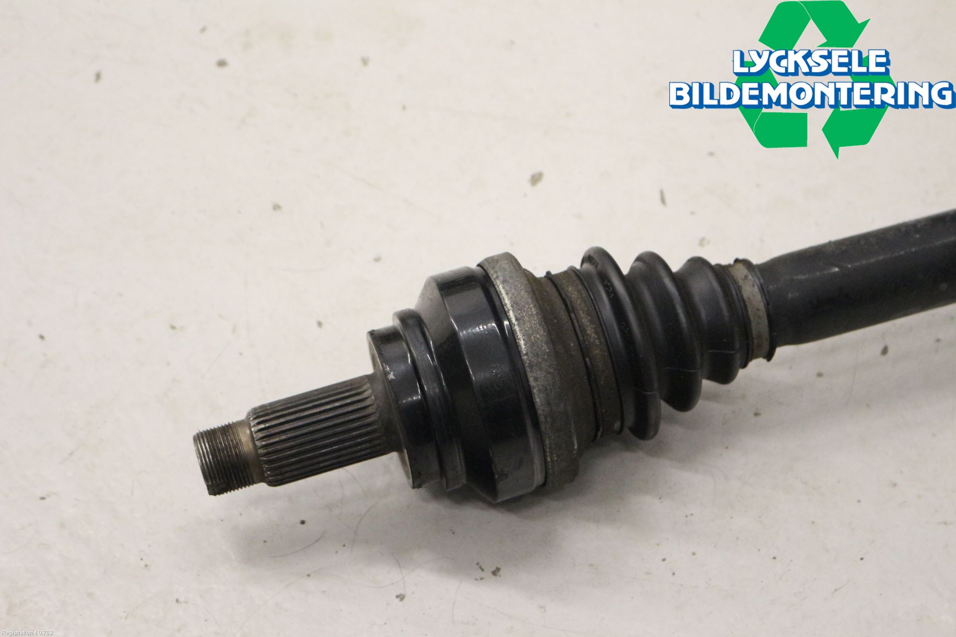 BMW 6 GRAN COUPÉ F06 12-19 Drivaxel Bak Vänster