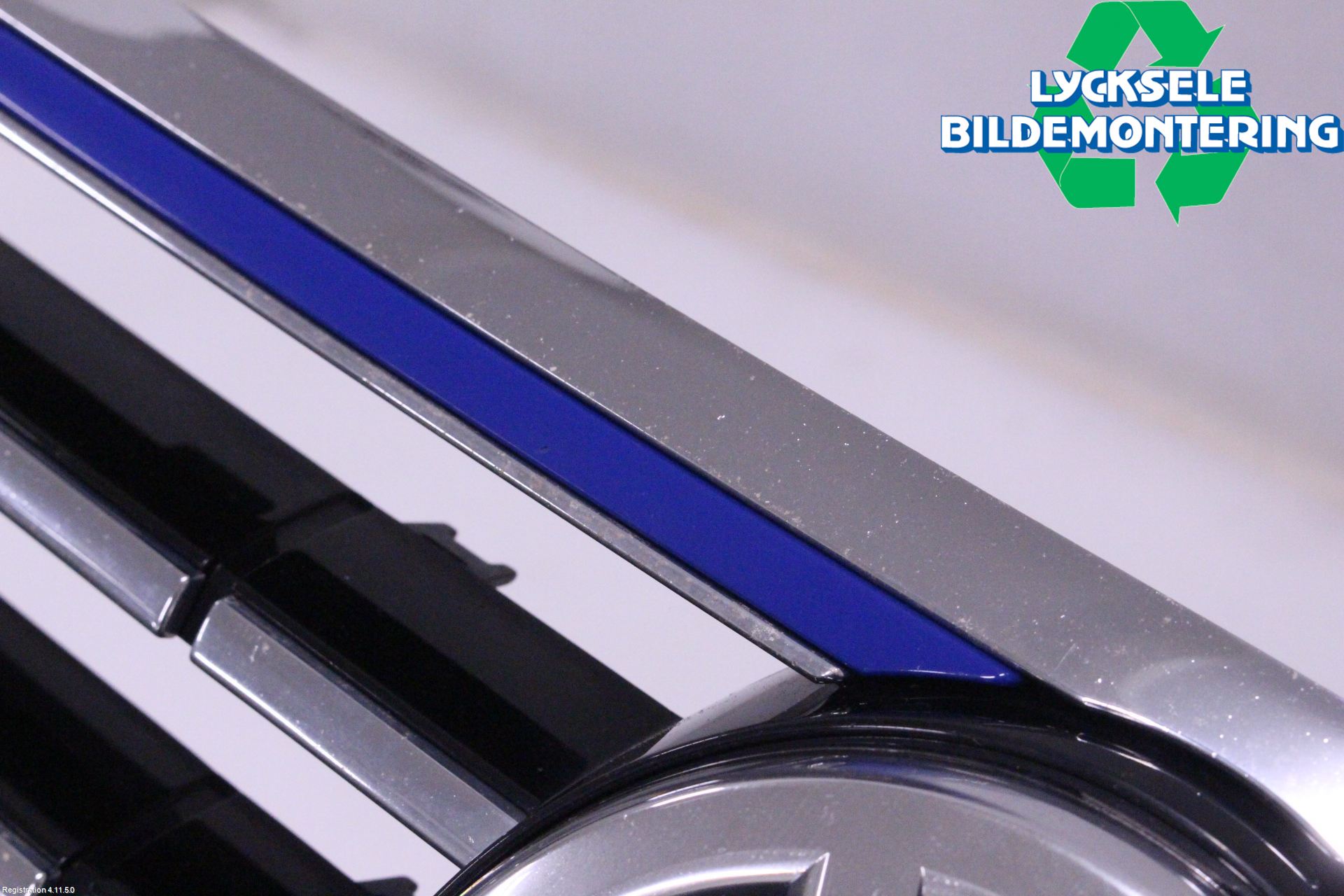 Volkswagen VW PASSAT 15-19 Grill Komp