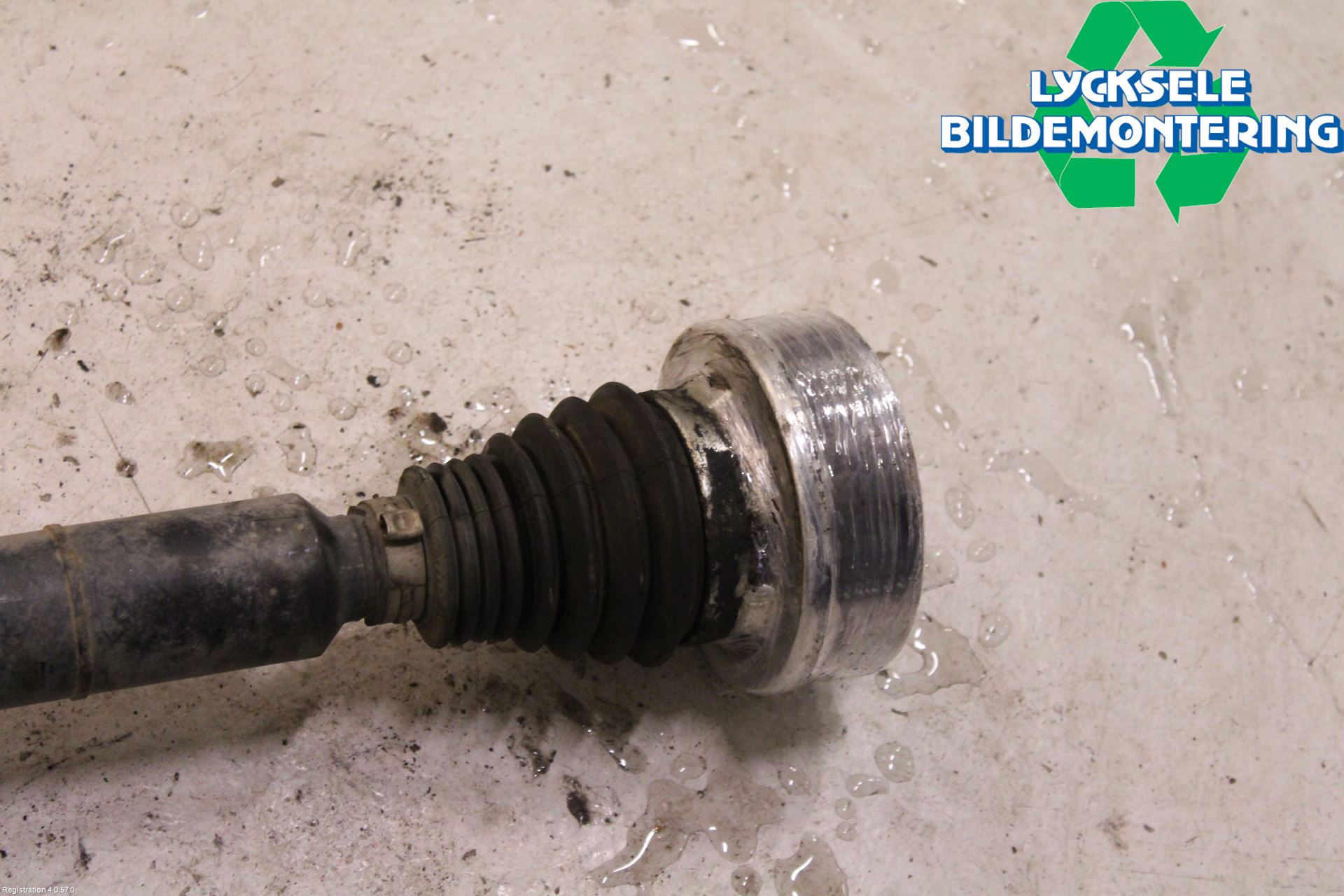 Volkswagen VW TOURAN 03-10 Drivaxel Fram Höger