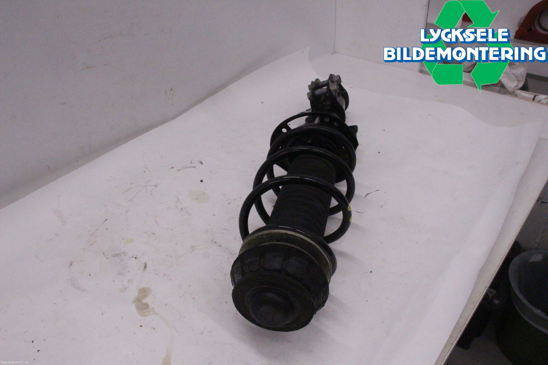 Suzuki VITARA 15- Fjäderben Fram Höger