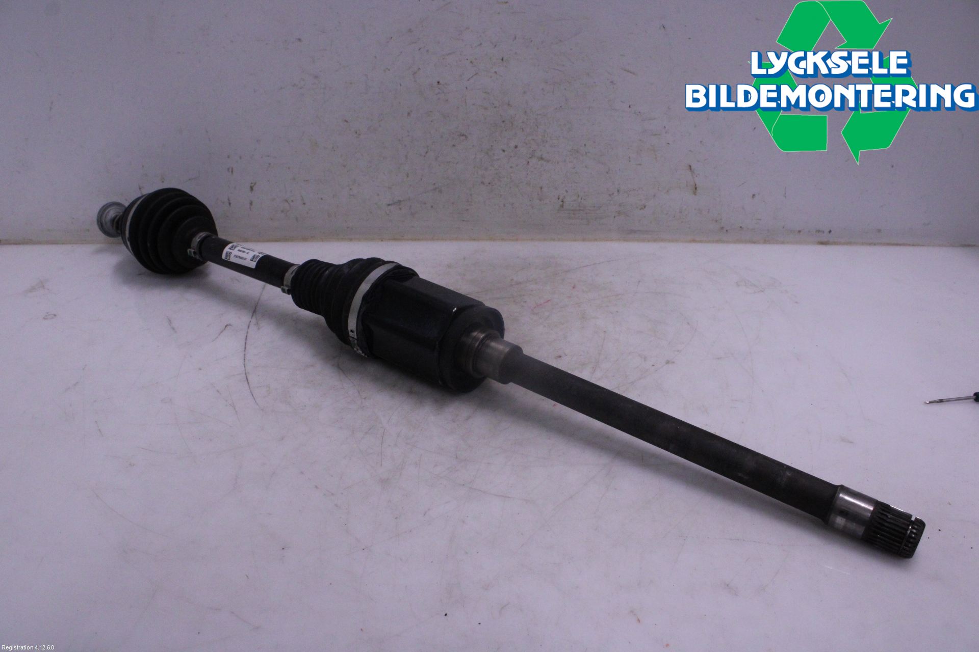 BMW 3 G20/G21/G80/G81 19- Drivaxel Fram Höger