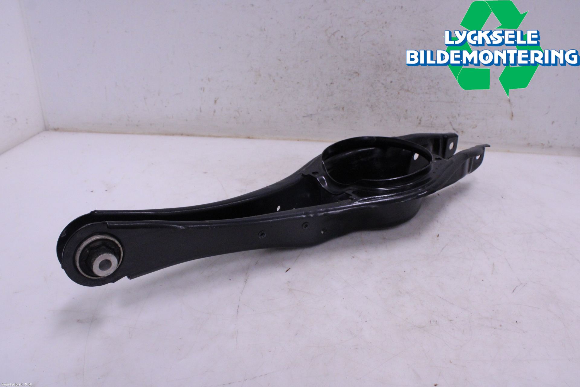 Volkswagen VW GOLF / E-GOLF VIII 20- Bärarm Bak Vänster