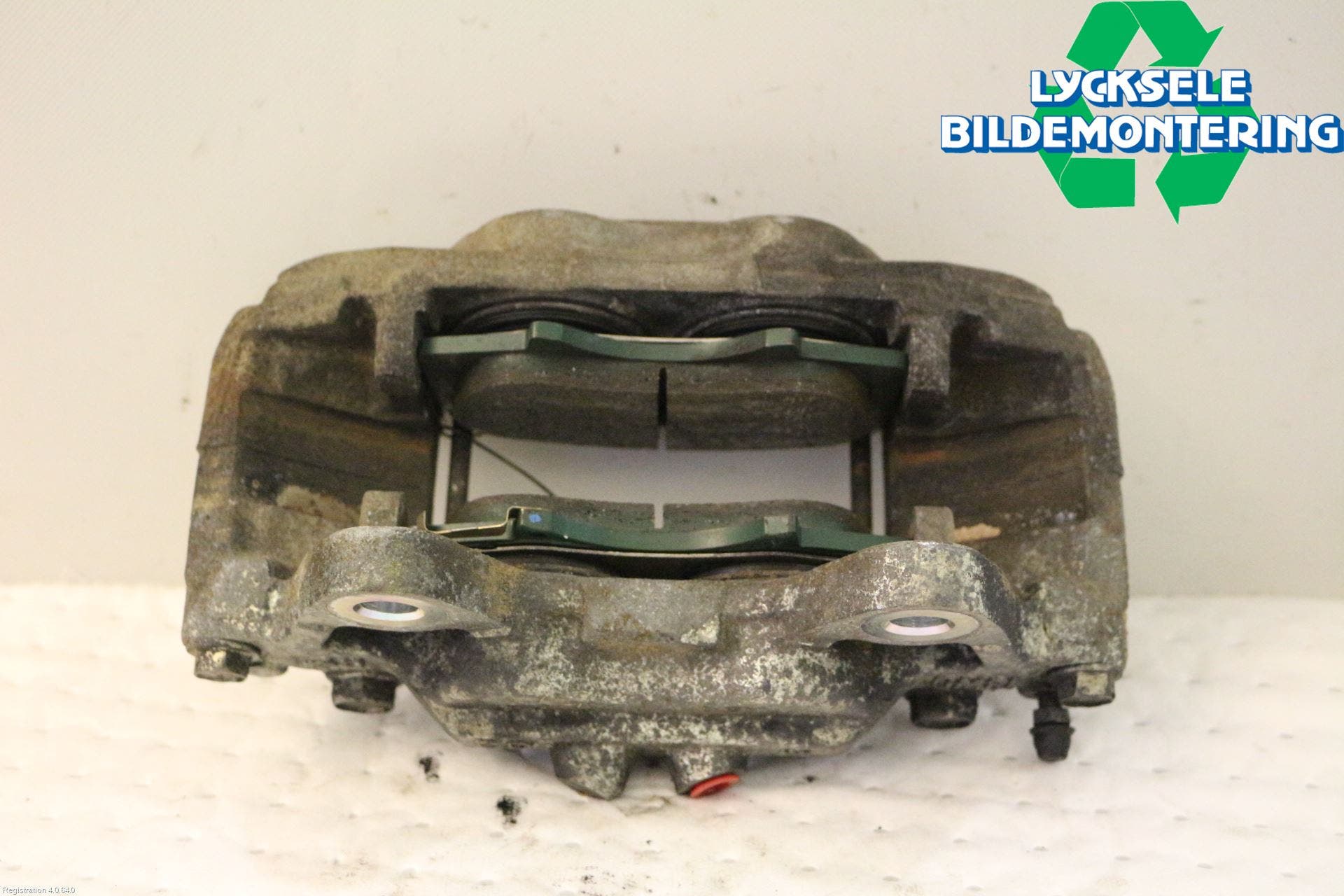 Toyota HILUX 16- Bromsok Fram Höger