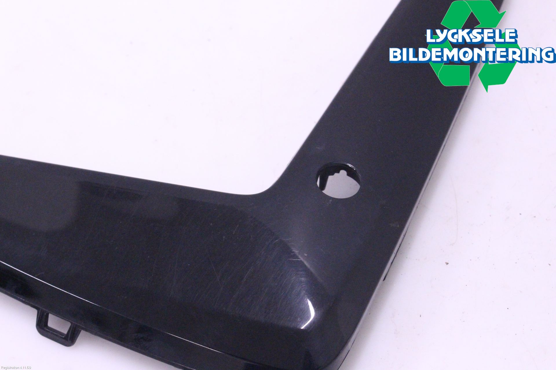 BMW 5 G30/G31/F90 17-23 Stötfångarlist Fram