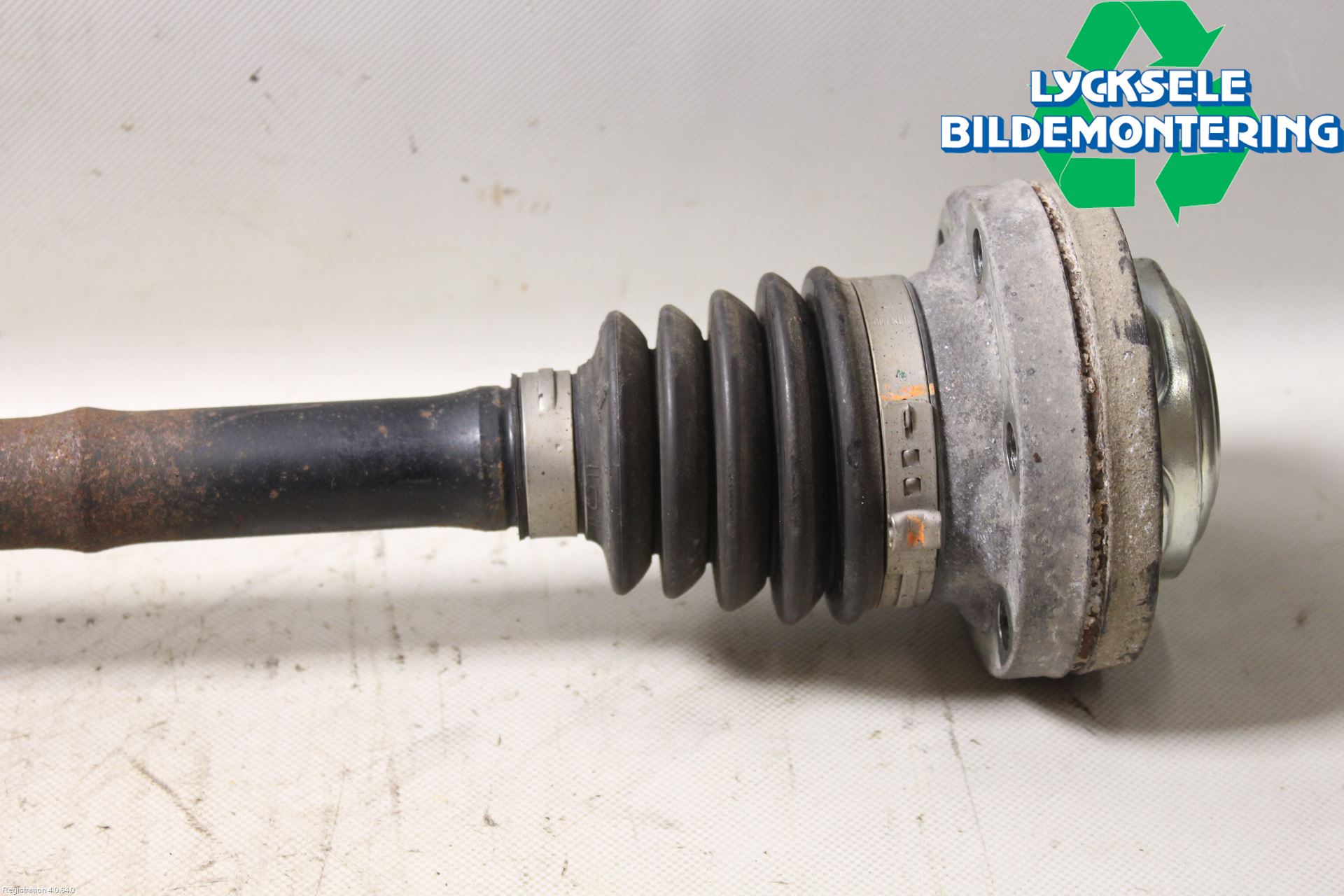 Volkswagen VW TRANSP/CARAVELLE (T6) 16-22 Drivaxel Bak Höger