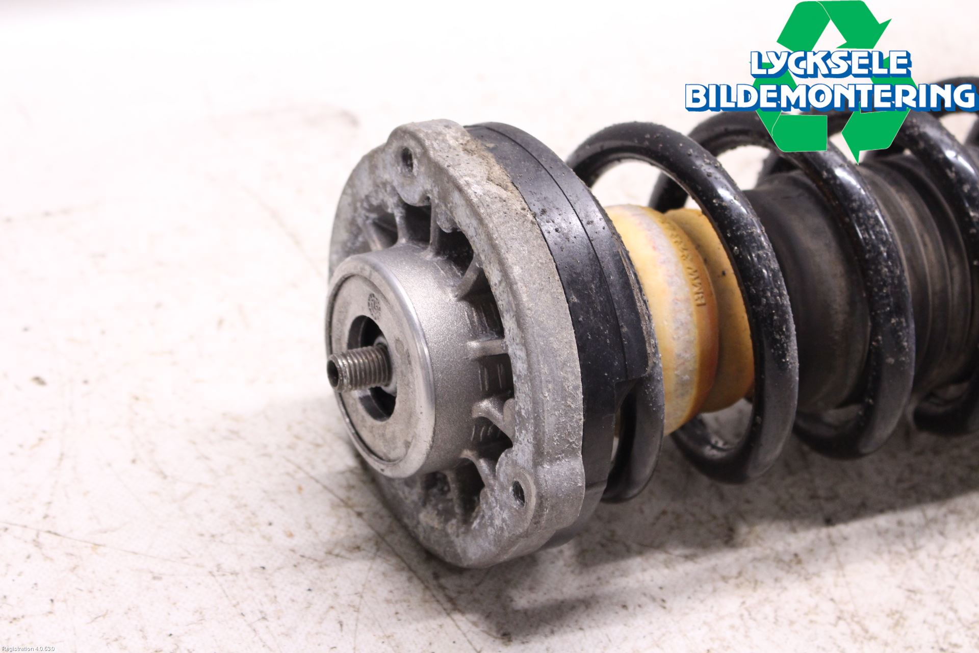 BMW 5 F10/F11/F18 09-17 Fjäderben Fram Höger