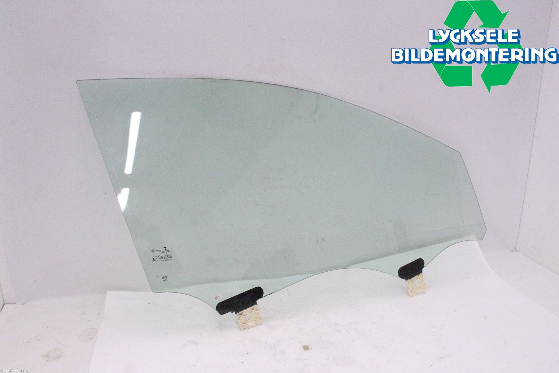 Peugeot 3008 17-24 Dörruta Fram Höger