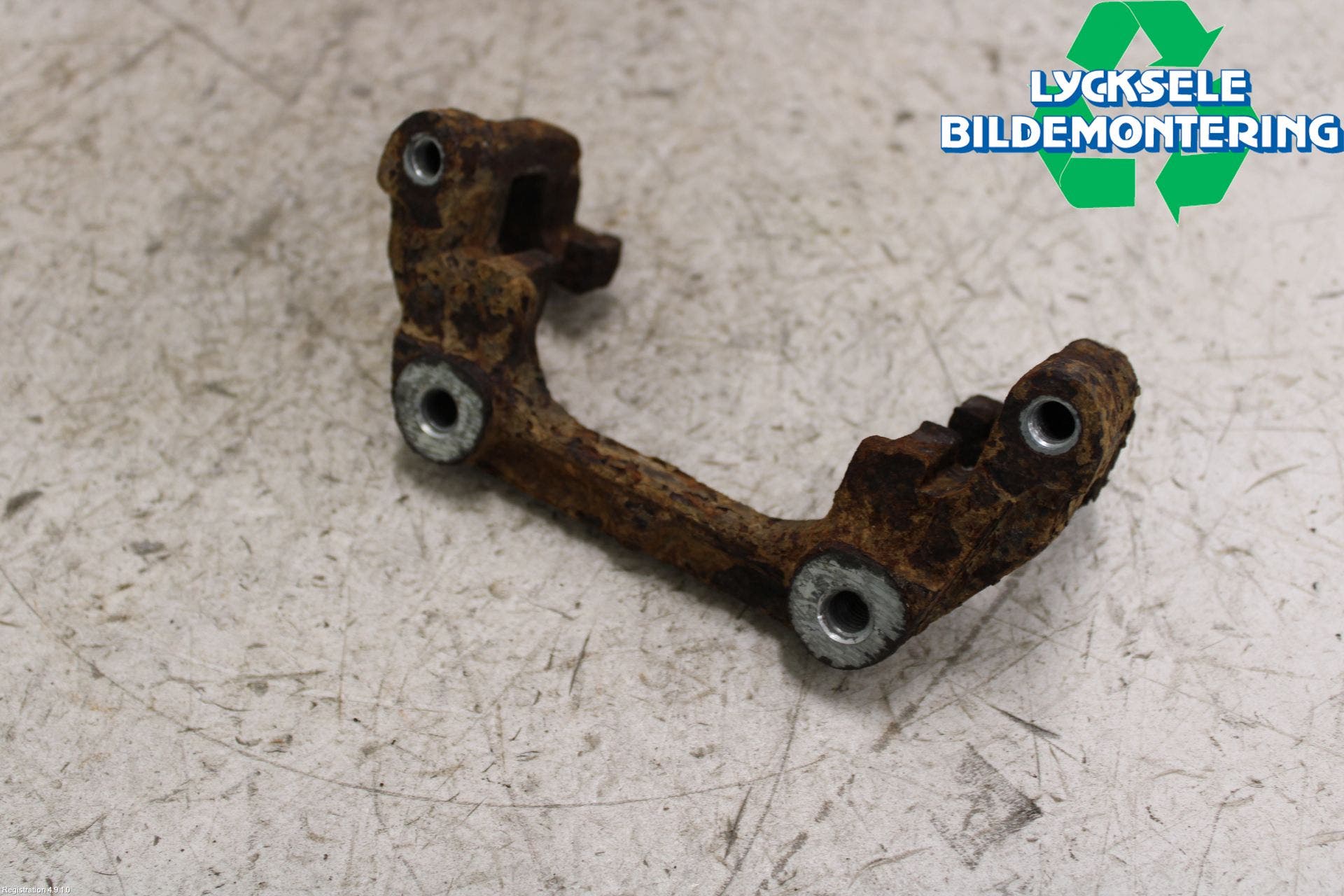 Ford KUGA 13-16 Bromsokshållare