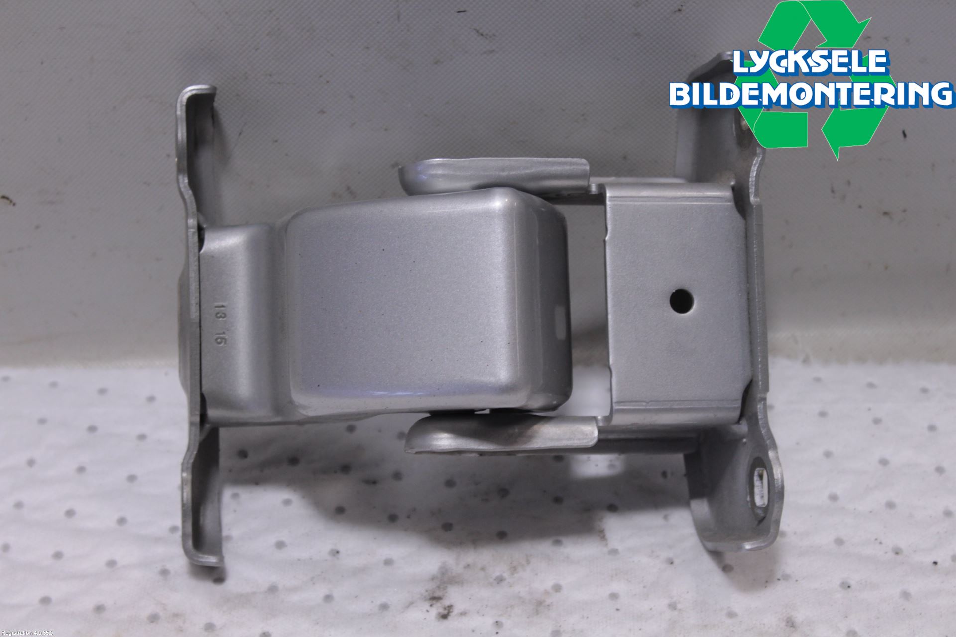 Opel VIVARO 01-14 Bakluckegångjärn Hö