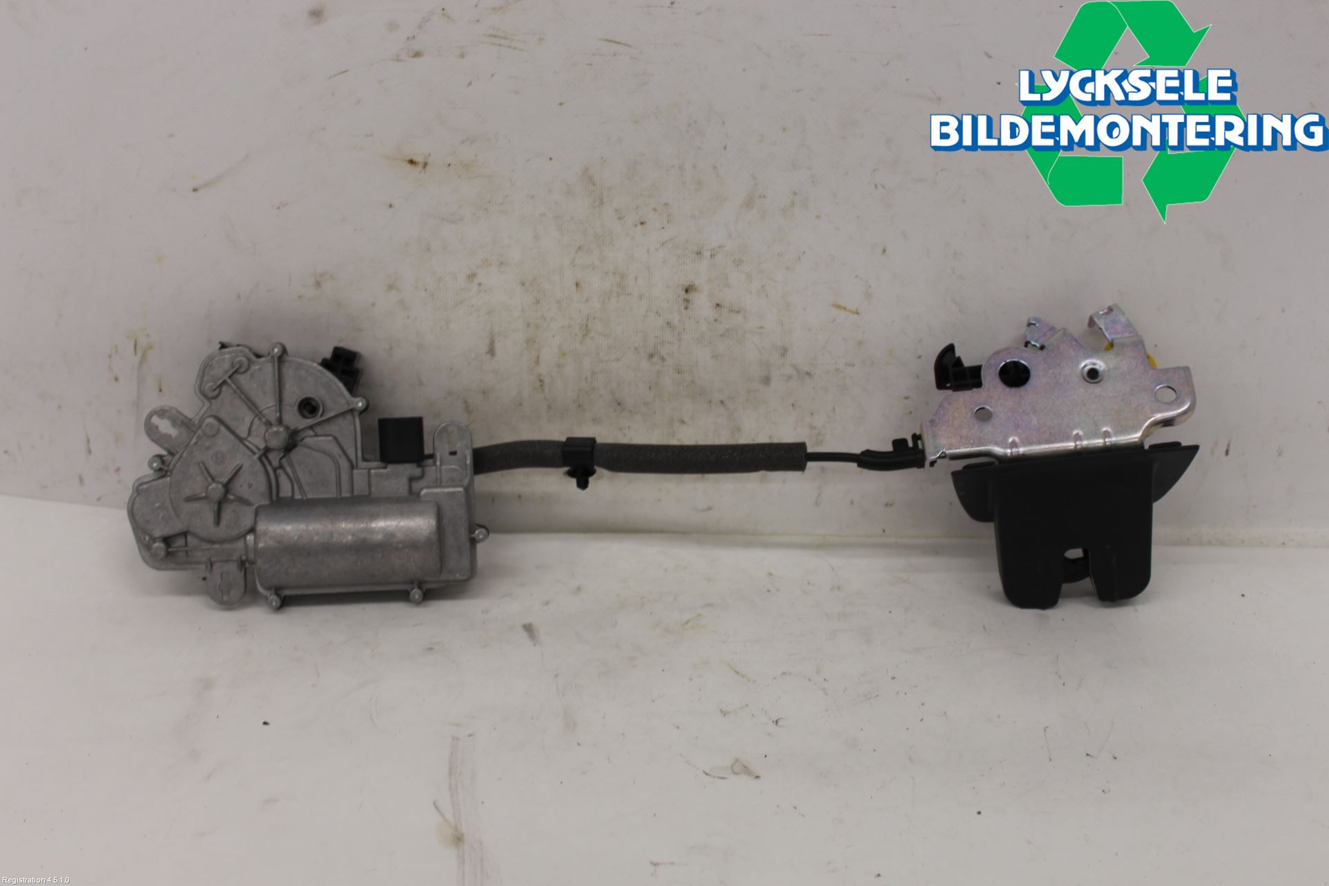 Audi A4/S4 B9 20- Bakluckeöppnare Automatisk