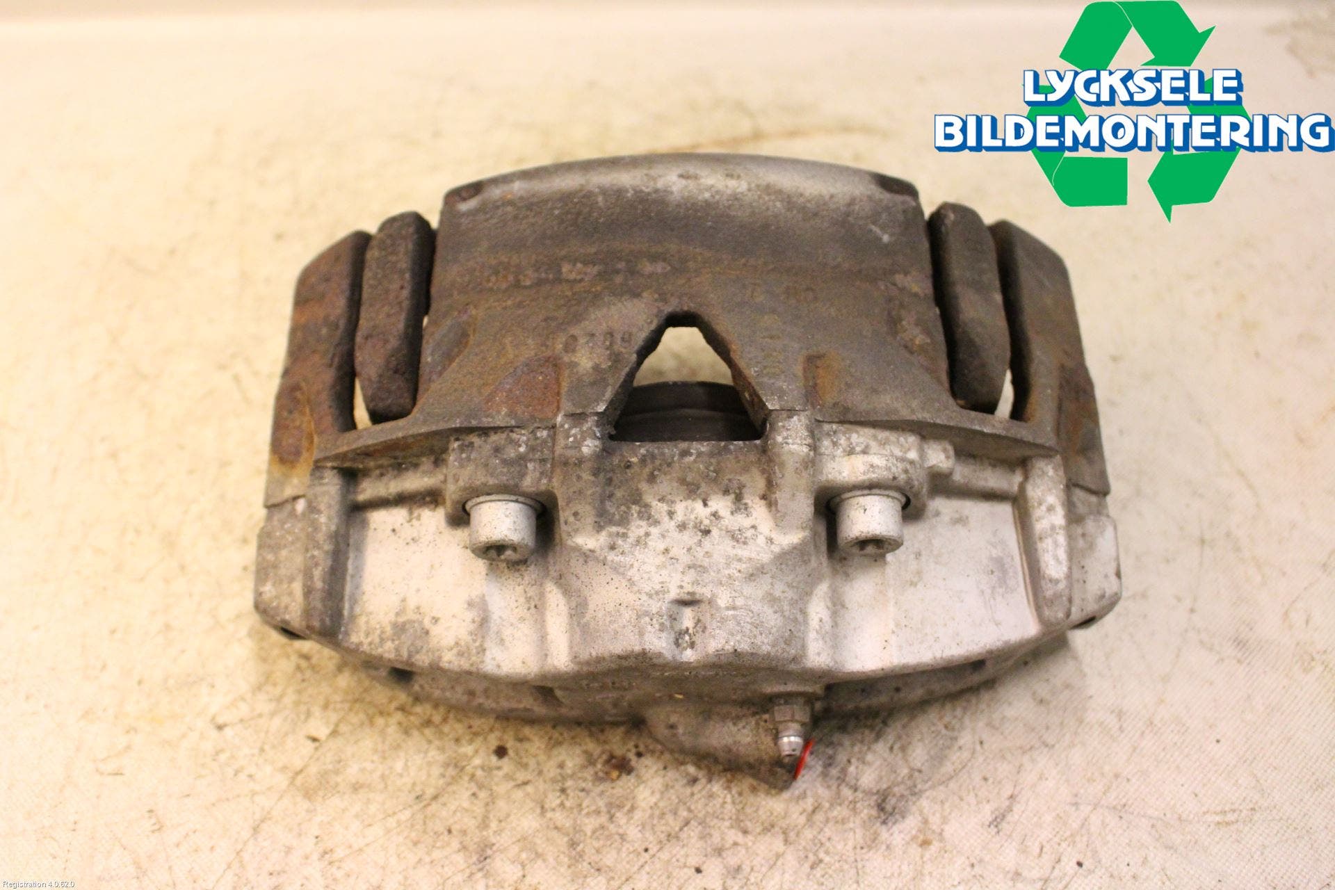 Volvo XC70 14-16 Bromsok Fram Höger