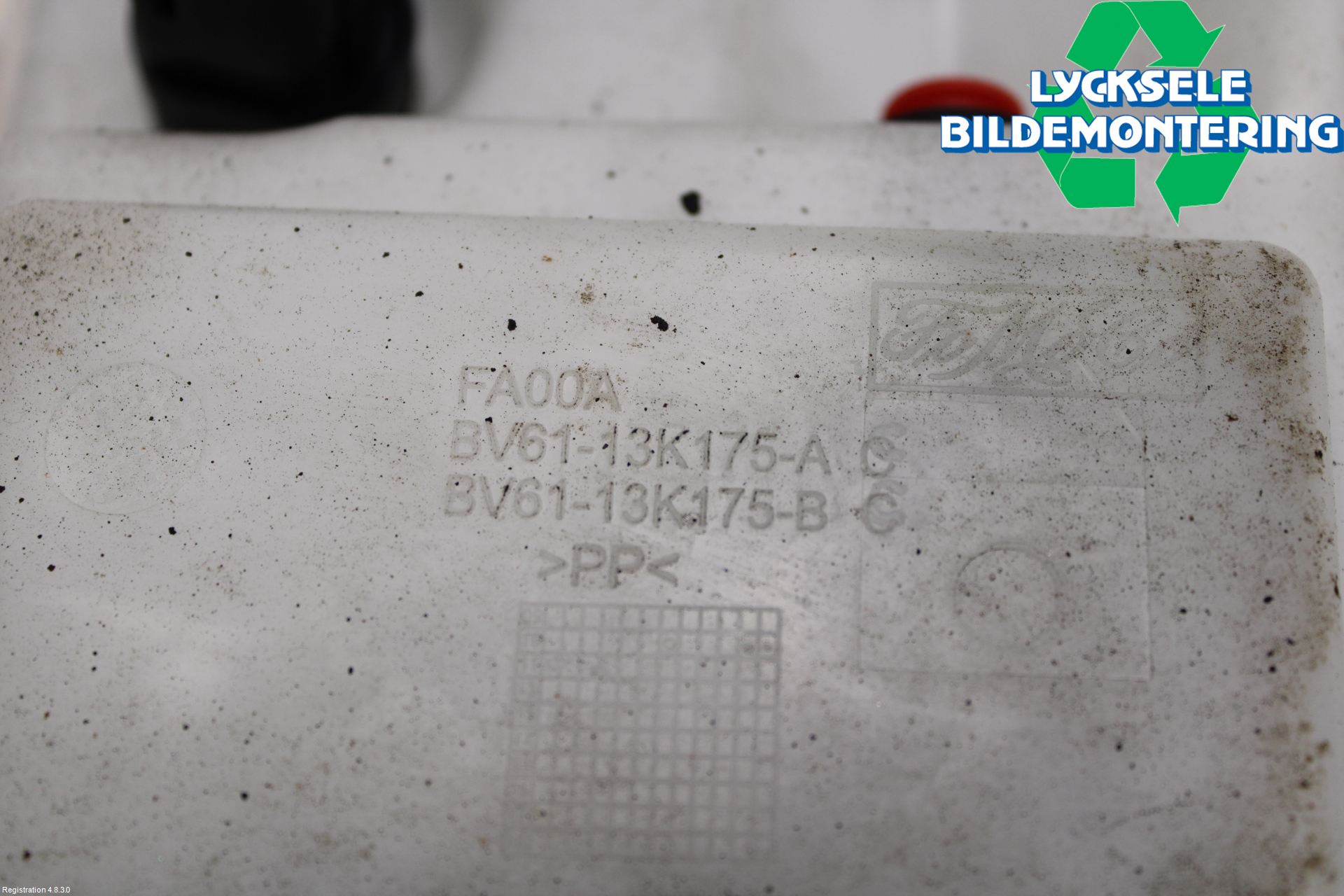 Ford FOCUS 11-14 Spolartank Vindruta-Strål