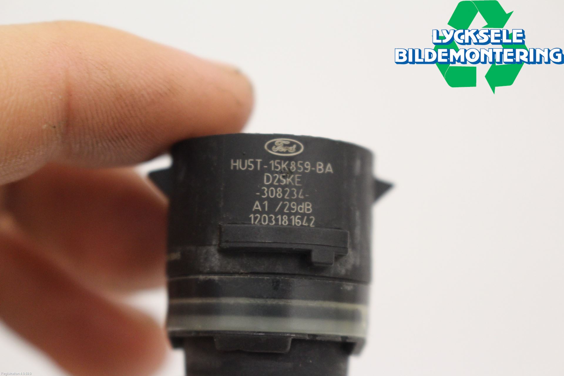 Ford TRANSIT SKÅP/BUSS 14-22 Parkeringshjälp Frontsensor