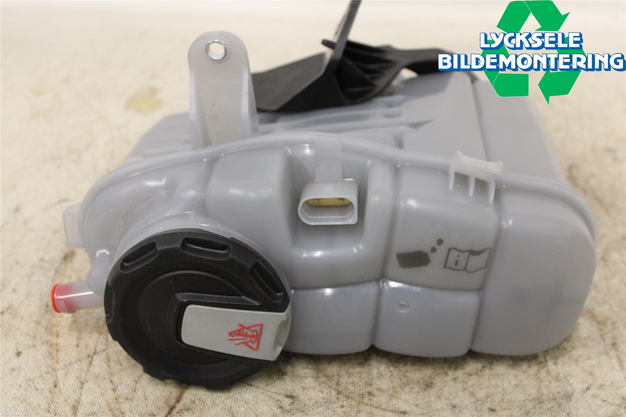 Audi A6 F2/C8 19- Expansionstank