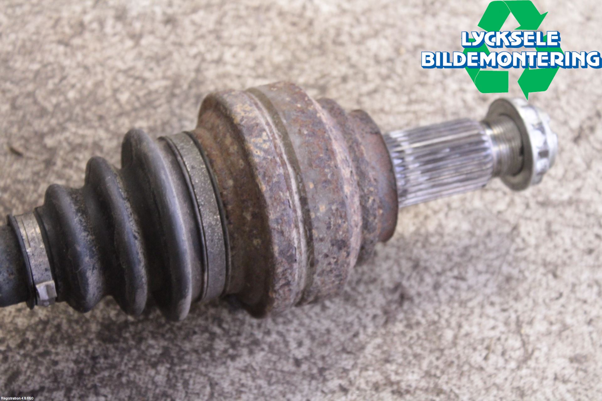BMW 3 E90/91 SED/TOU 05-12 Drivaxel Bak Höger