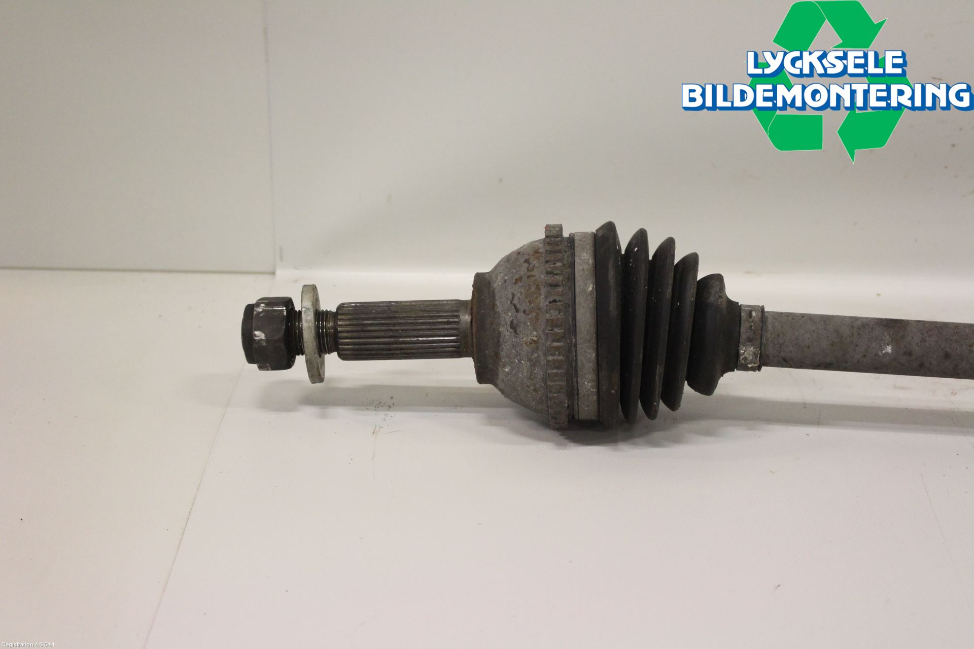 Ford TRANSIT    00-06 Drivaxel Fram Vänster