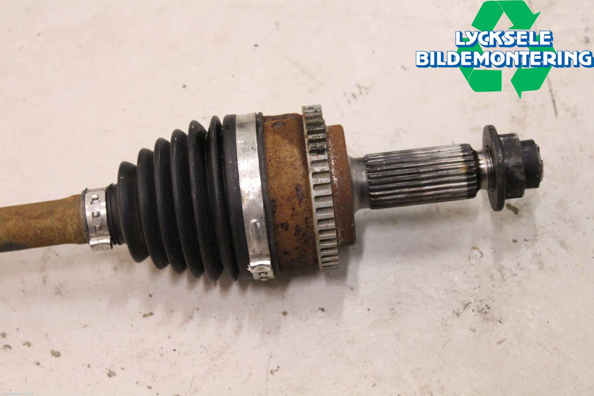 Kia VENGA 10-19 Drivaxel Fram Vänster