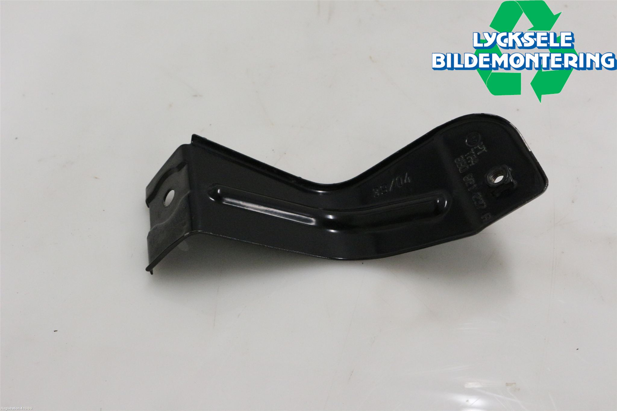 Volkswagen VW PASSAT 01-05 Skärmfäste Fram Vä