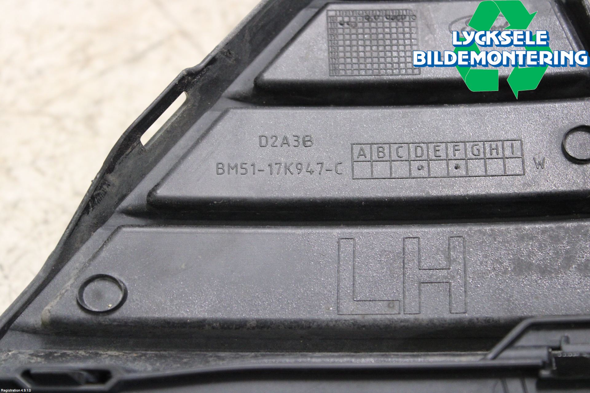 Ford FOCUS 11-14 Grilldel Vänster