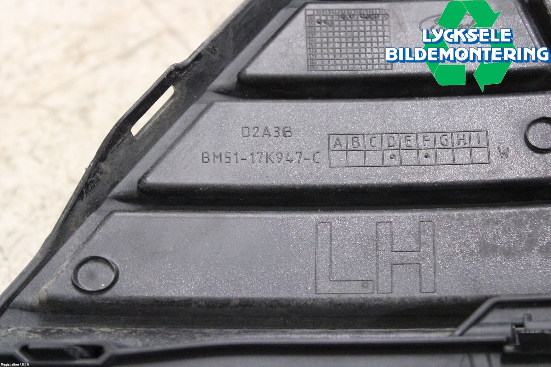 Ford FOCUS 11-14 Grilldel Vänster