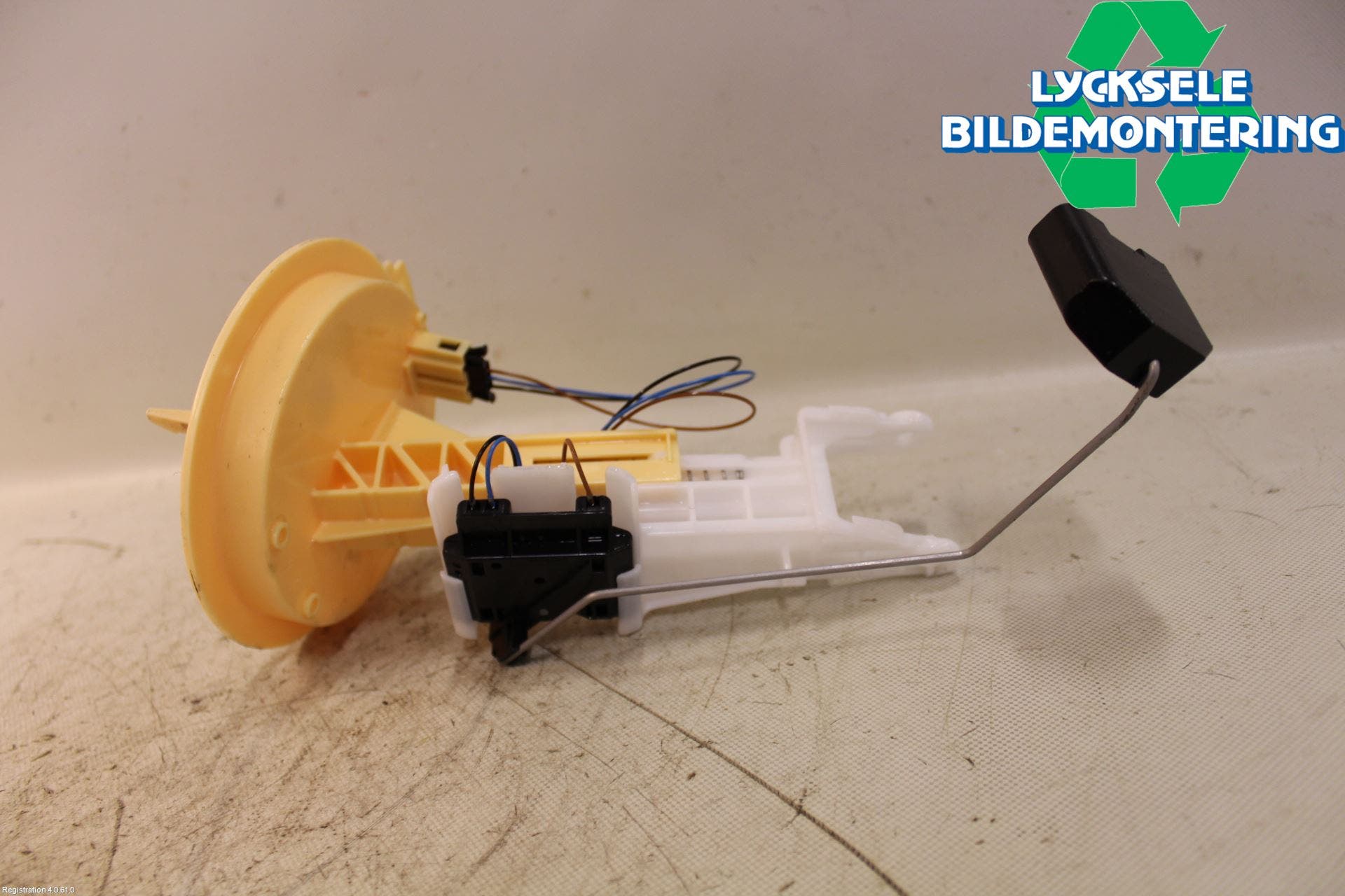 Volkswagen VW PASSAT 15-19 Givare Tank