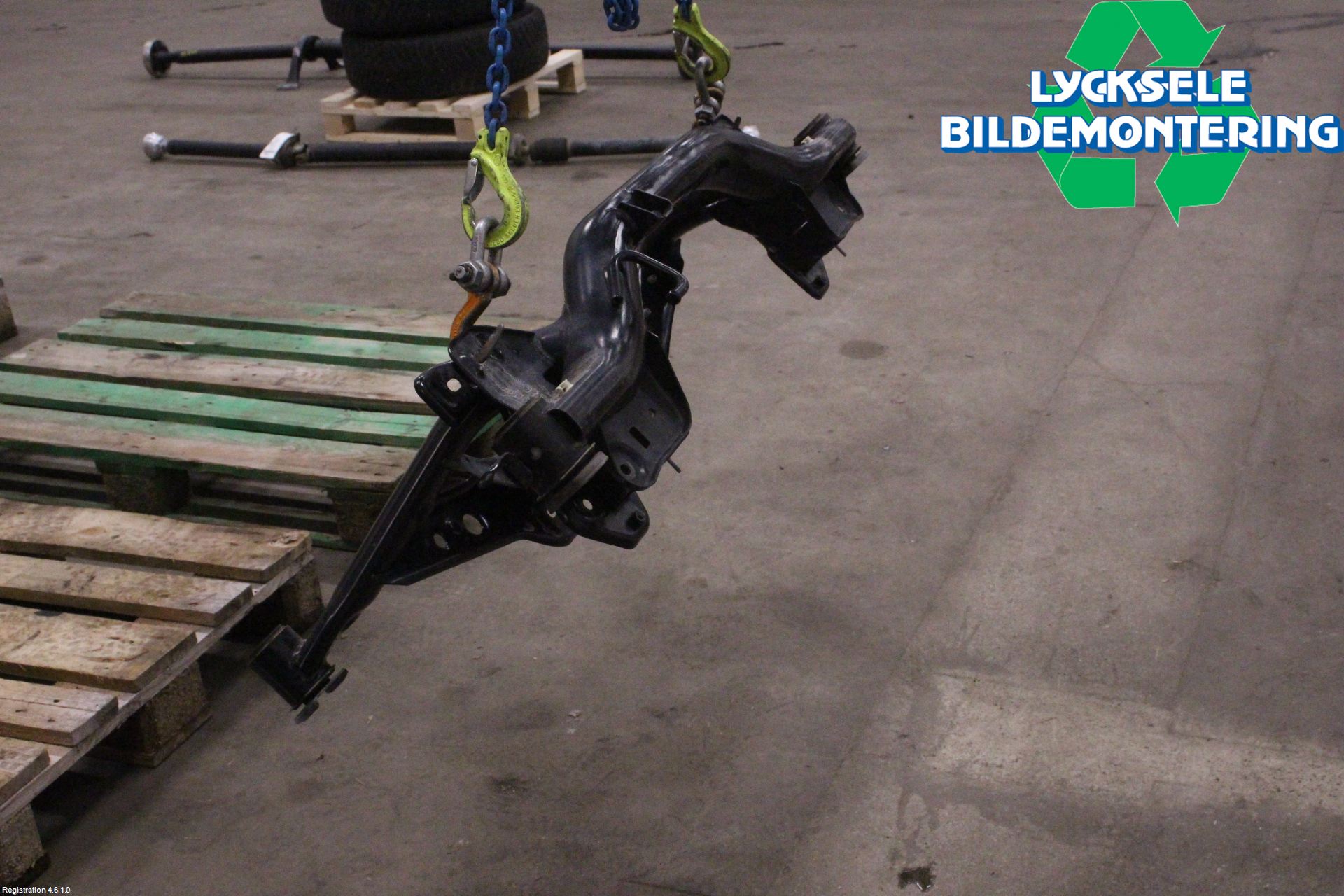 Skoda KODIAQ 17-24 Bakaxelbalk