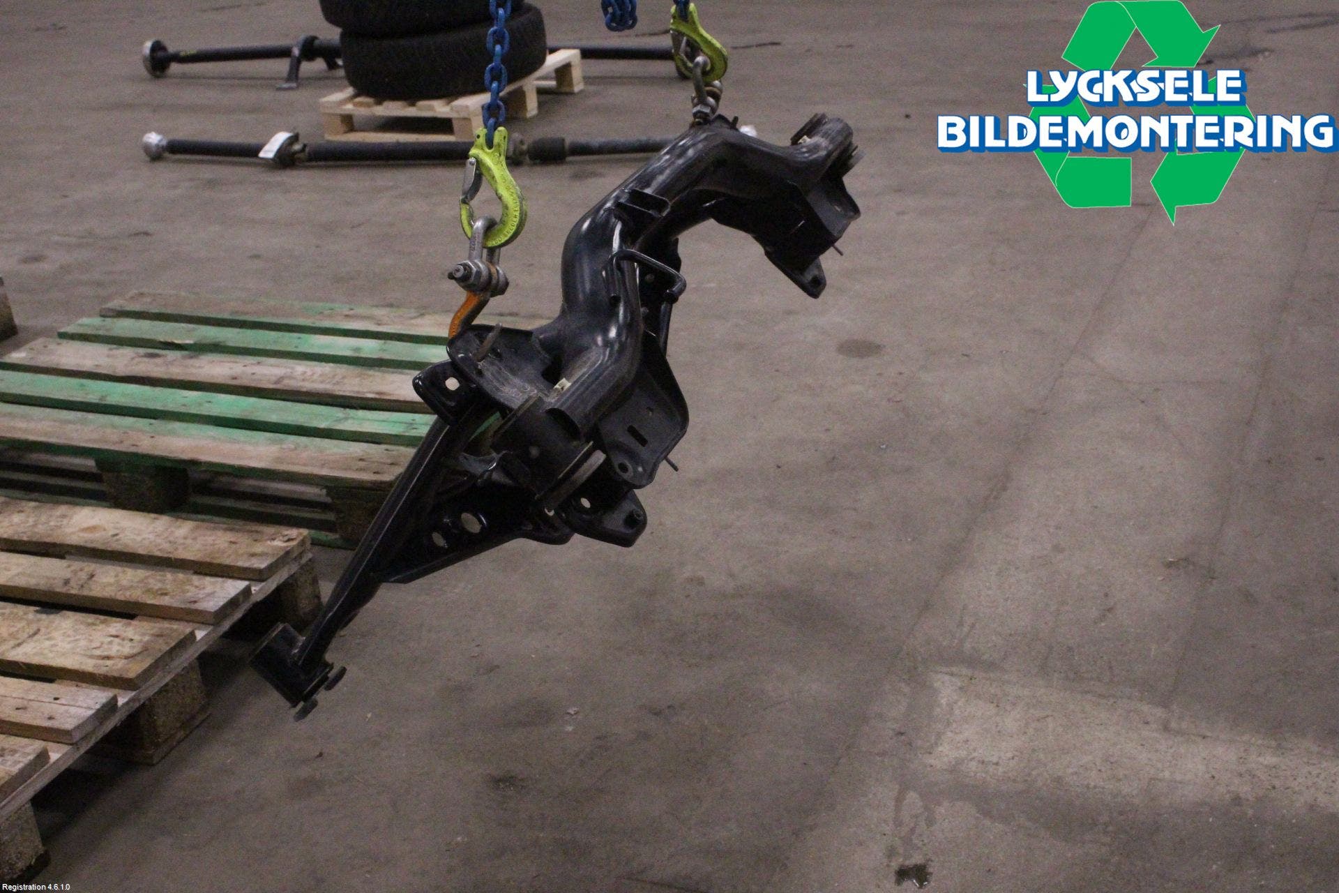 Skoda KODIAQ 17-24 Bakaxelbalk