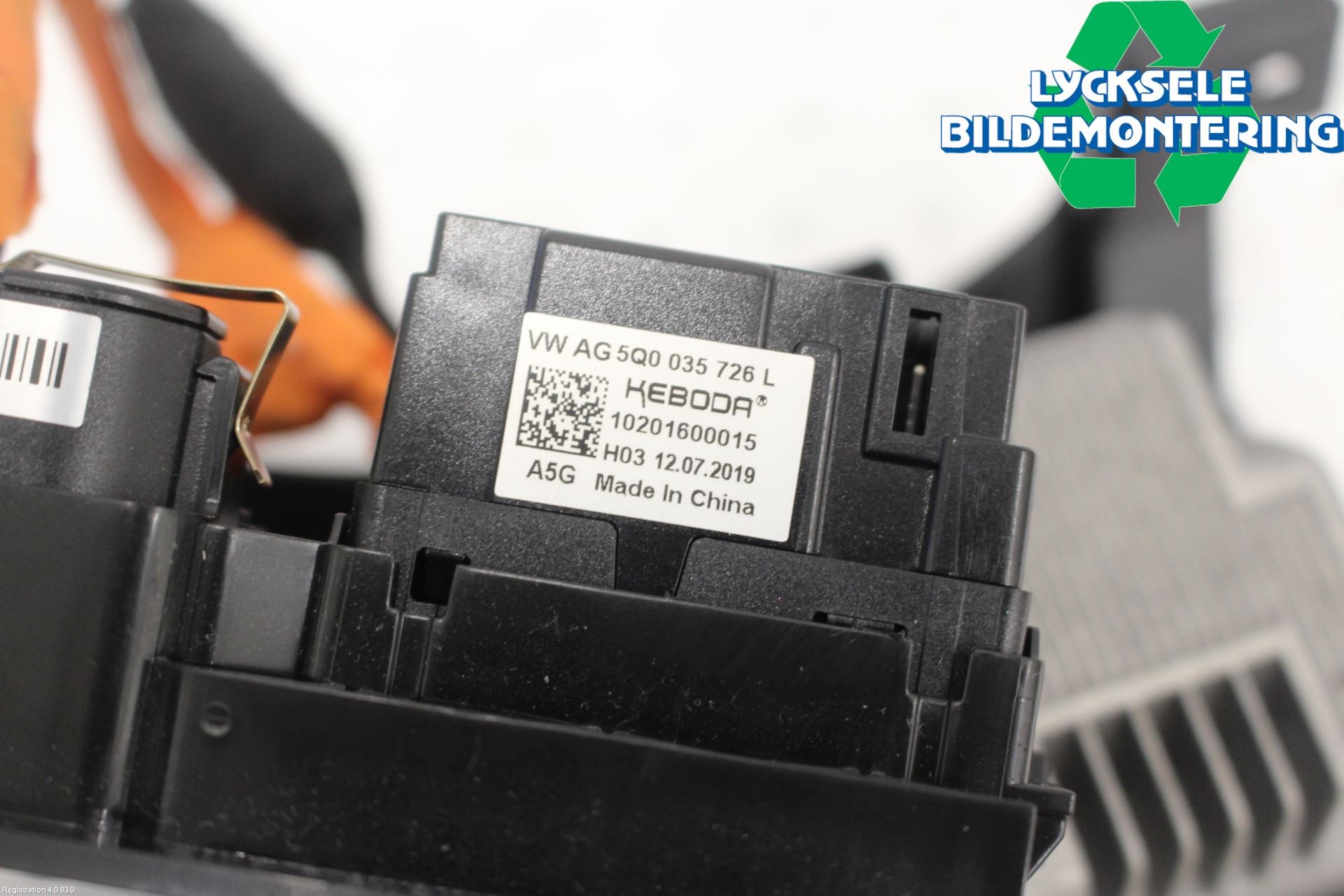 Skoda SUPERB 16-24 Inverter 12 -> 220 V