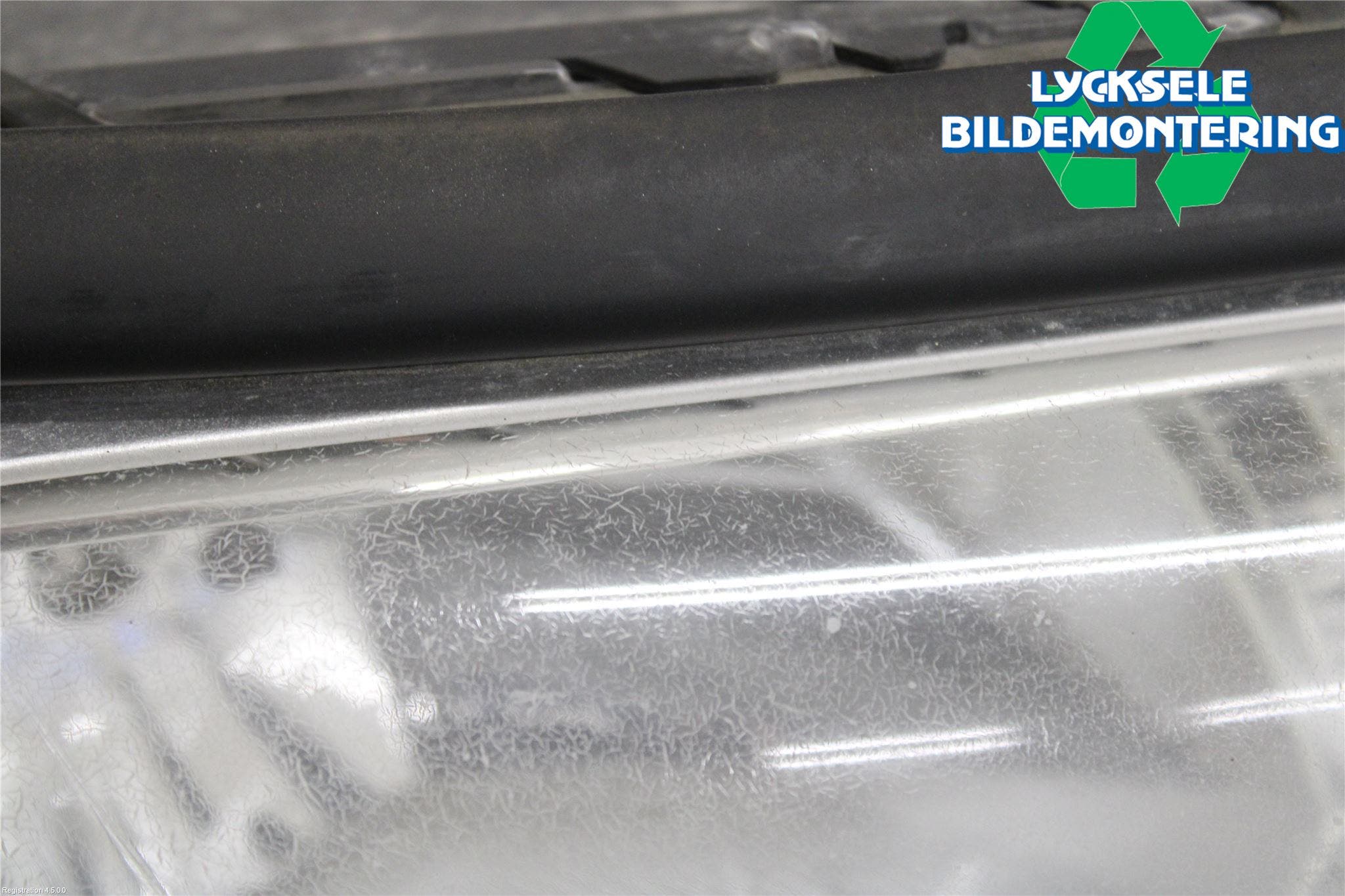 Volvo V70 08-13 Strålkastare Höger