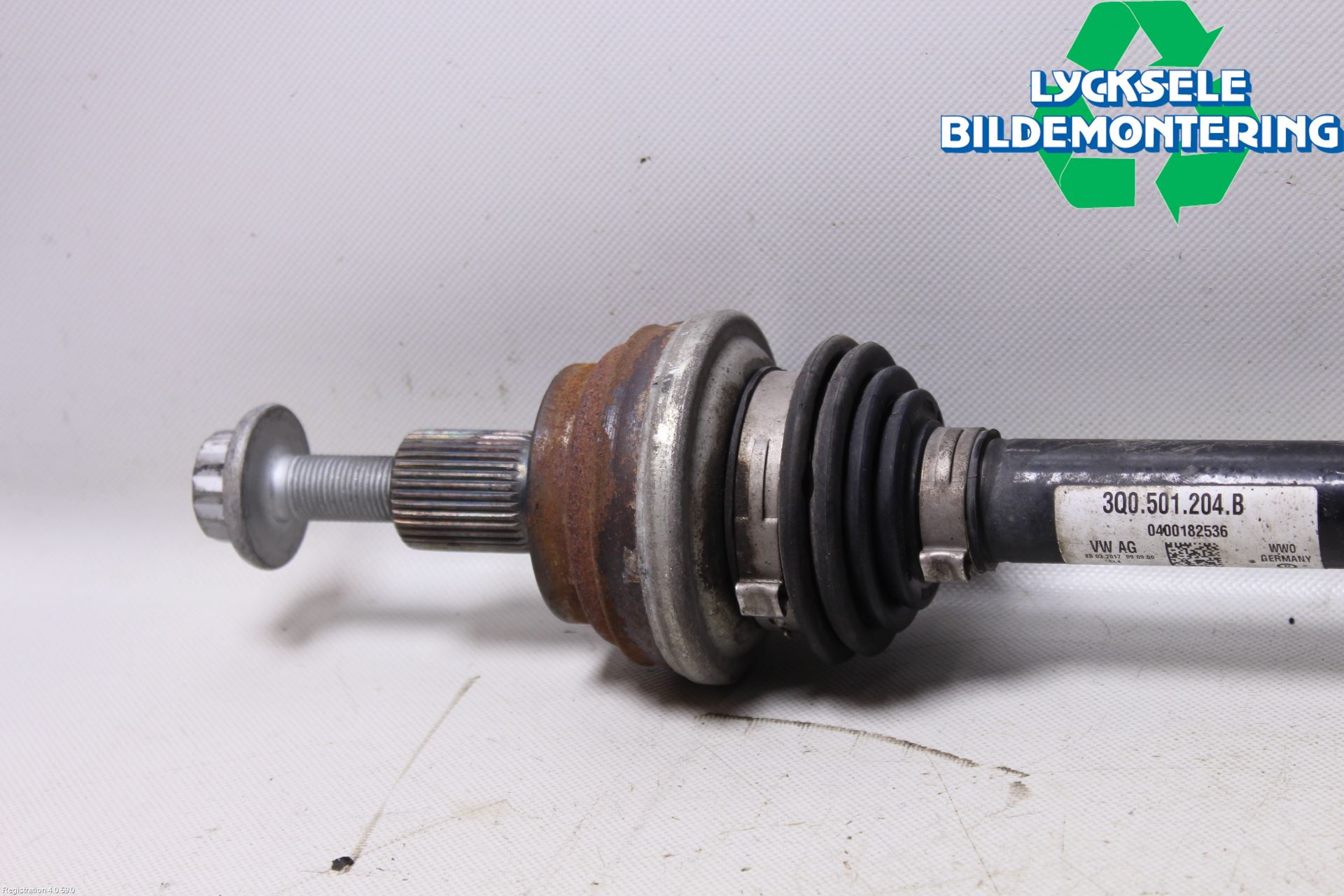 Volkswagen VW TIGUAN 16-24 Drivaxel Bak Höger