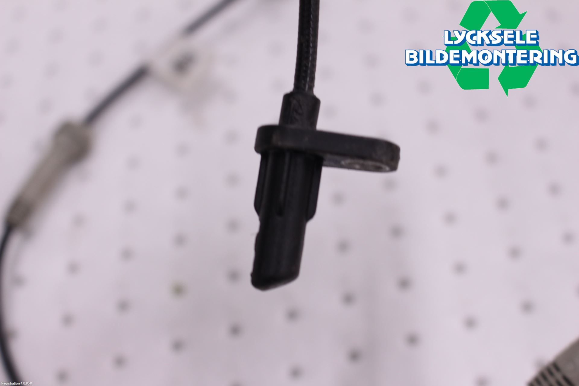 BMW 5 G30/G31/F90 17-23 Abs Sensor