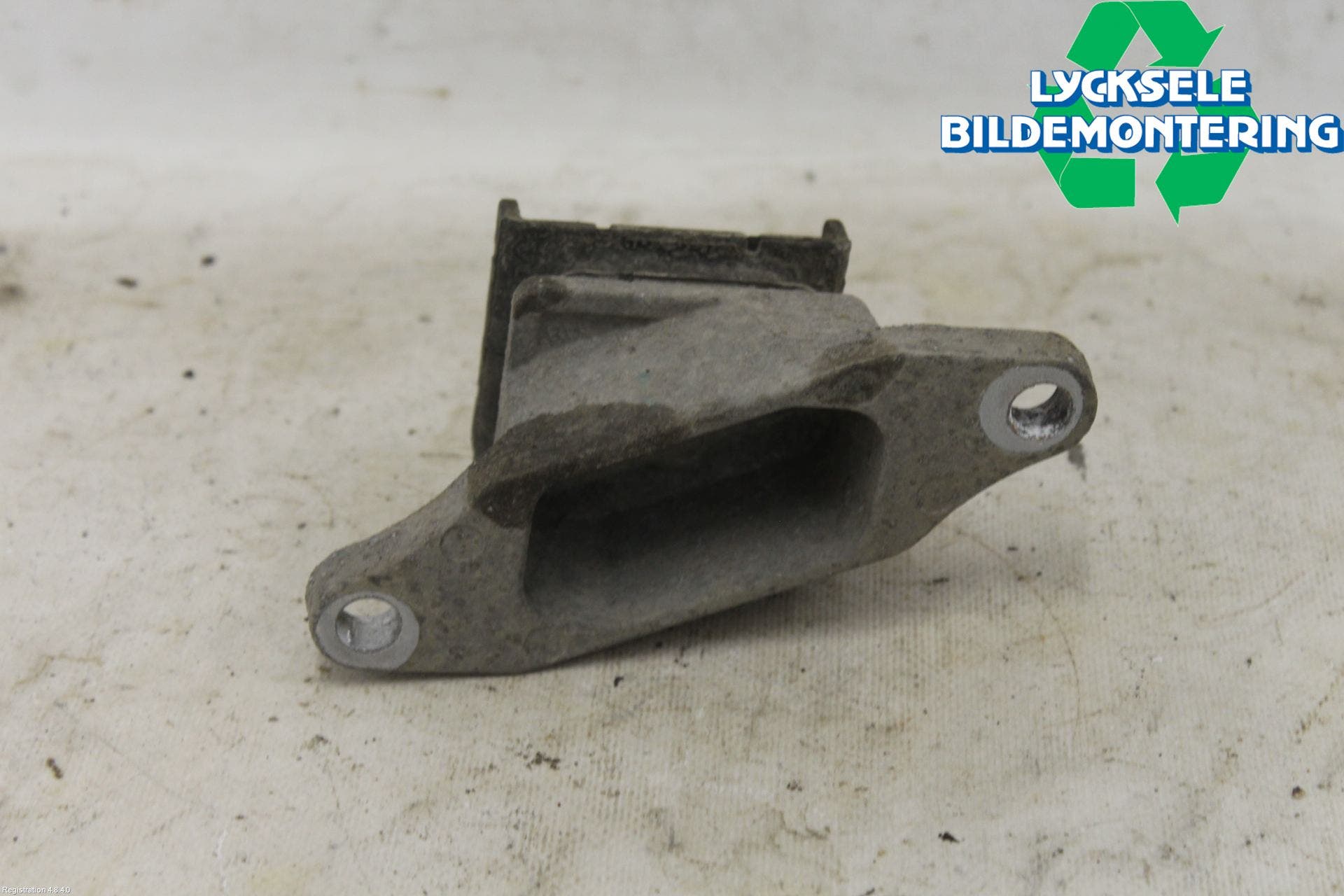 Volvo V60 19- Bladfjäderhänke Bak