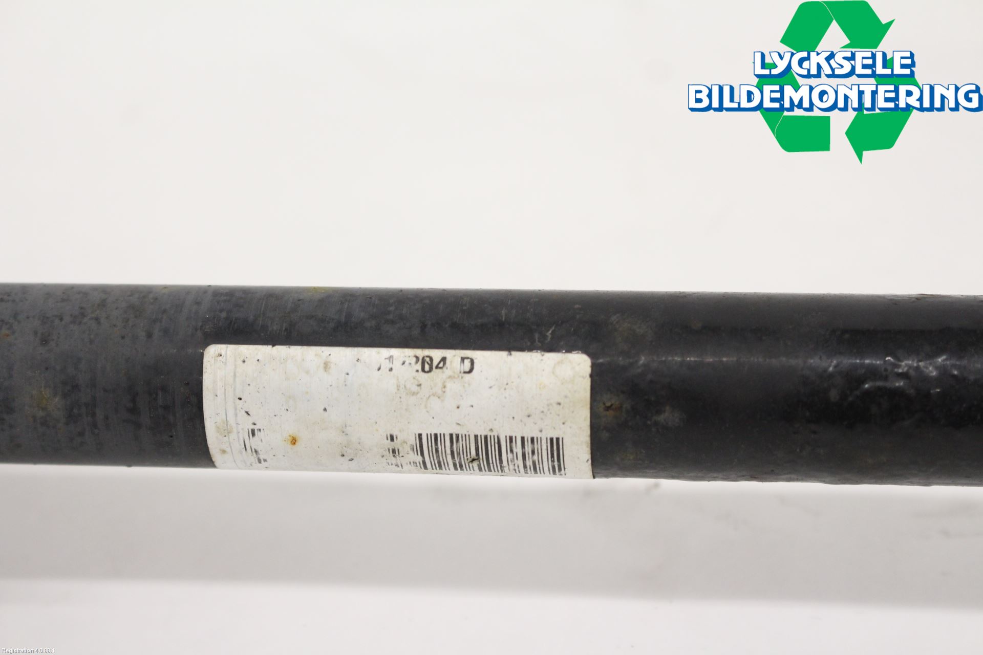 Volkswagen VW PASSAT 15-19 Drivaxel Bak Höger