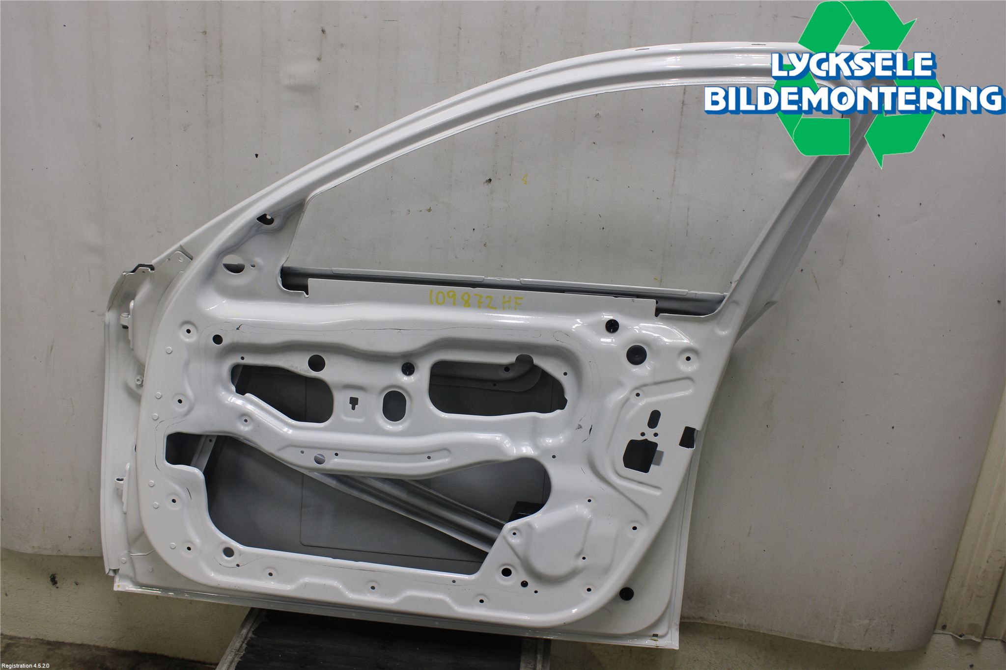 BMW 5 F10/F11/F18 09-17 Dörr Fram Höger