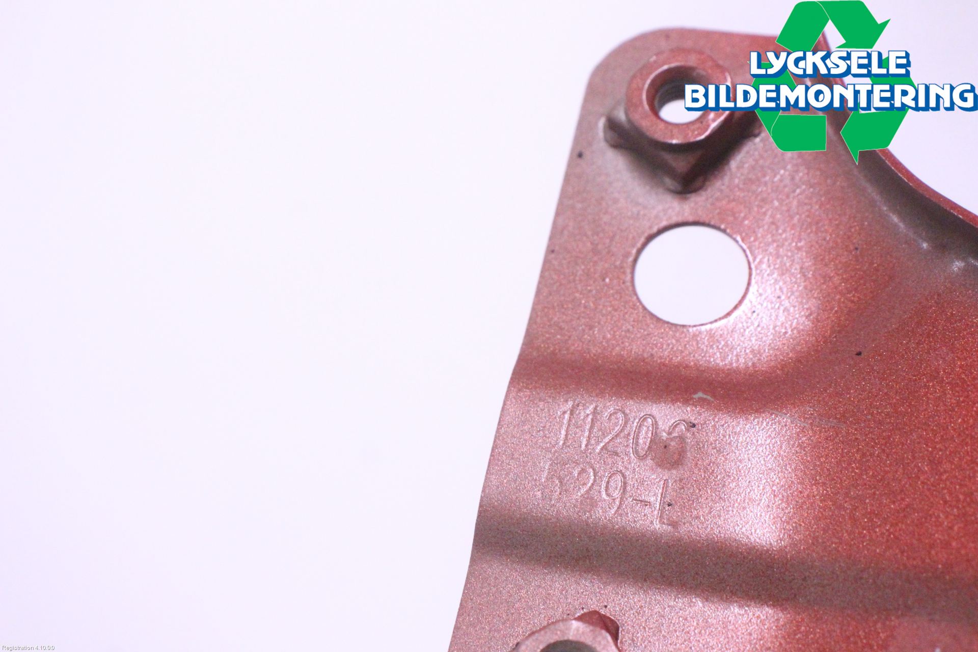 MG 3 HYBRID+ 25- Skärmfäste Fram Vä