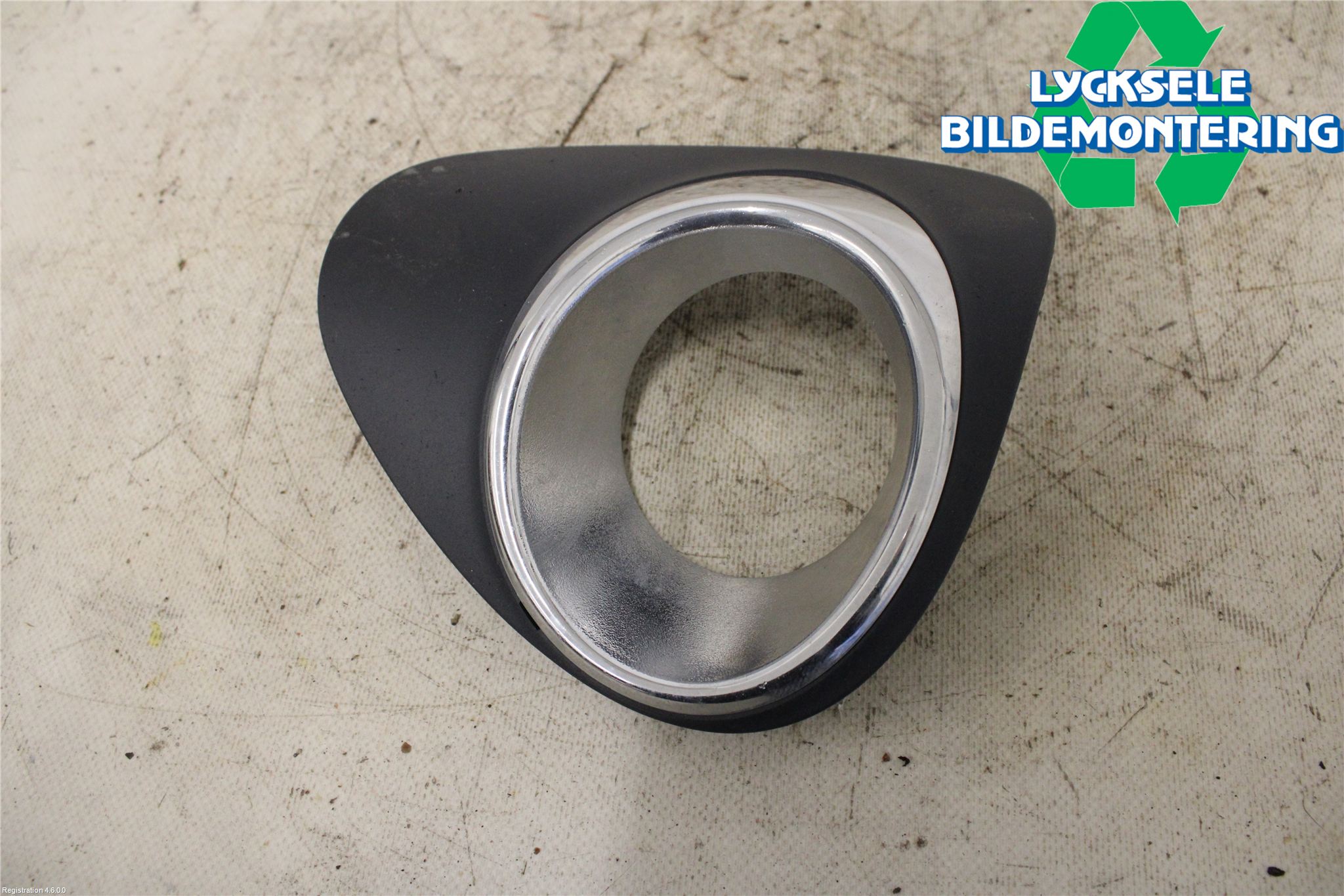Toyota AVENSIS 09-15 Dimljussarg Fram