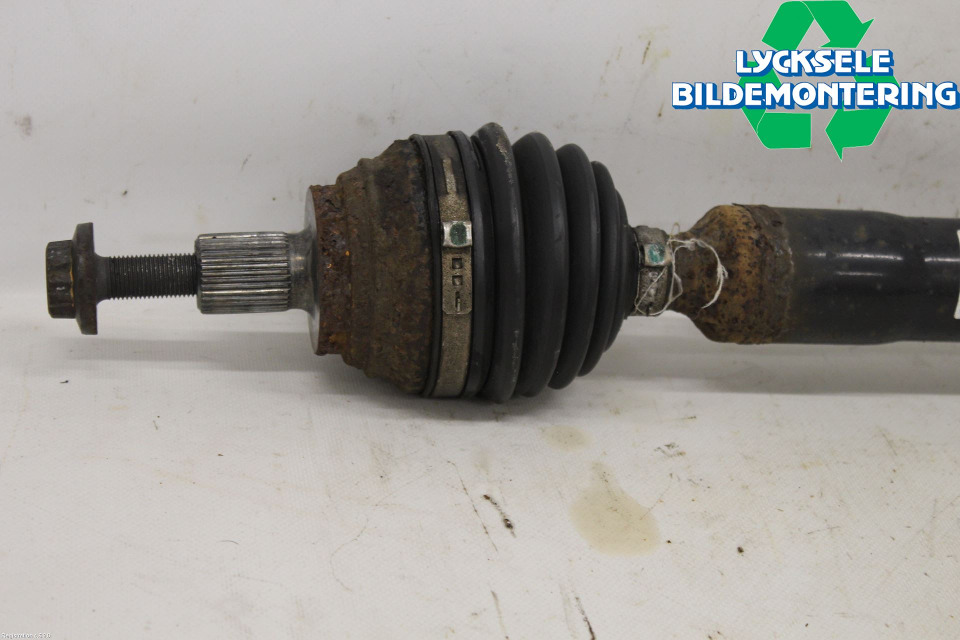 Volkswagen VW TOURAN 10-15 Drivaxel Fram Höger