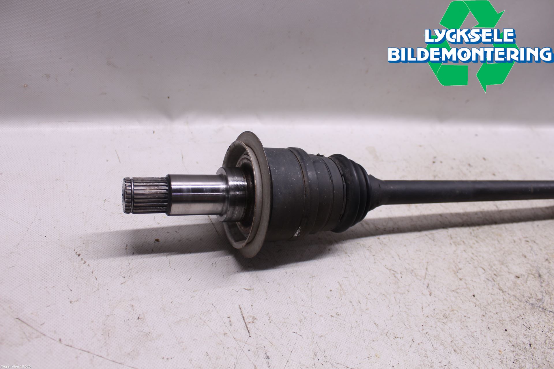Mercedes-Benz MB C-KLASS (W205) 14-21 Drivaxel Bak Höger