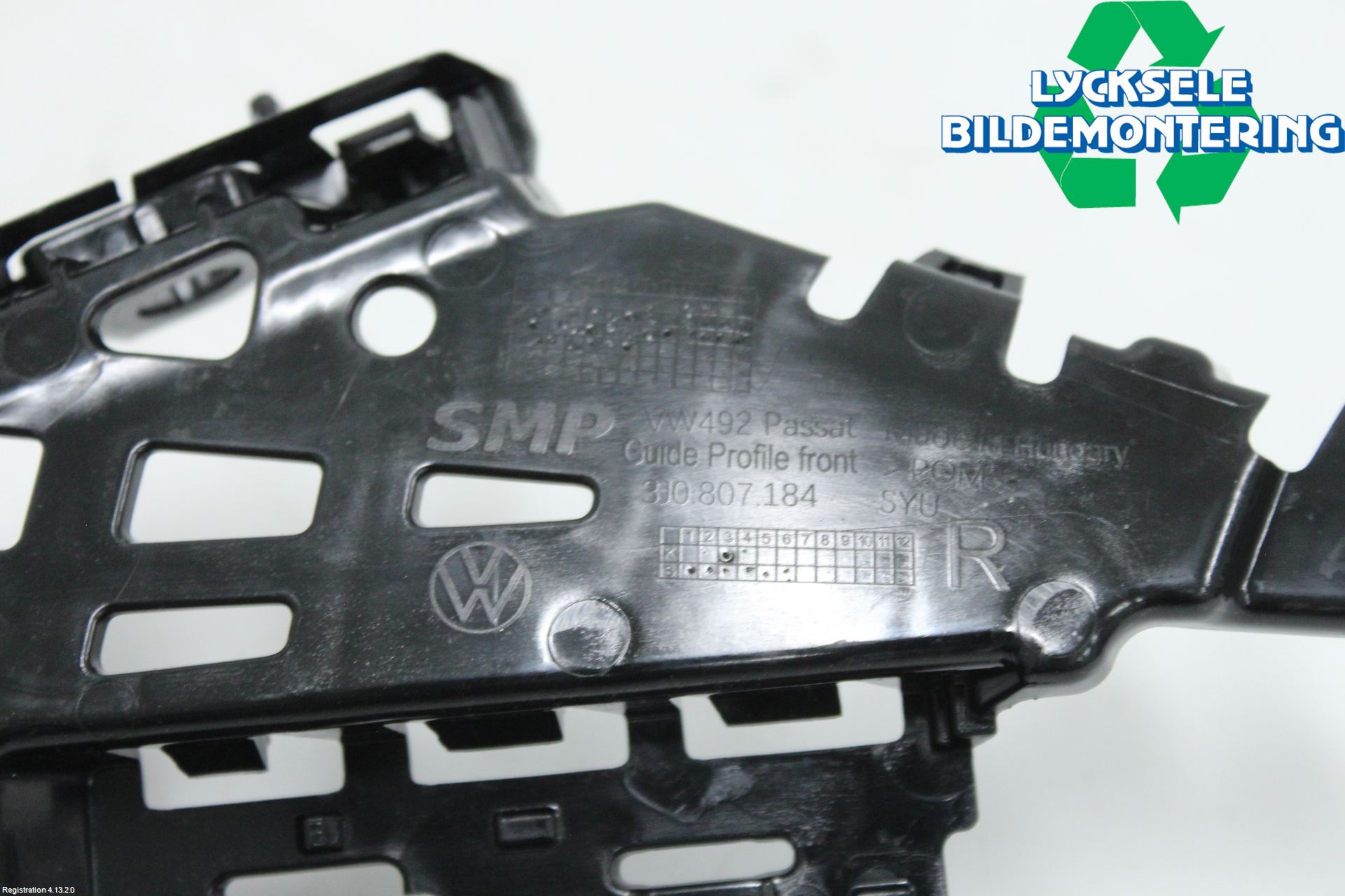 Volkswagen VW PASSAT 24- Stötfångarfäste Fram Hö