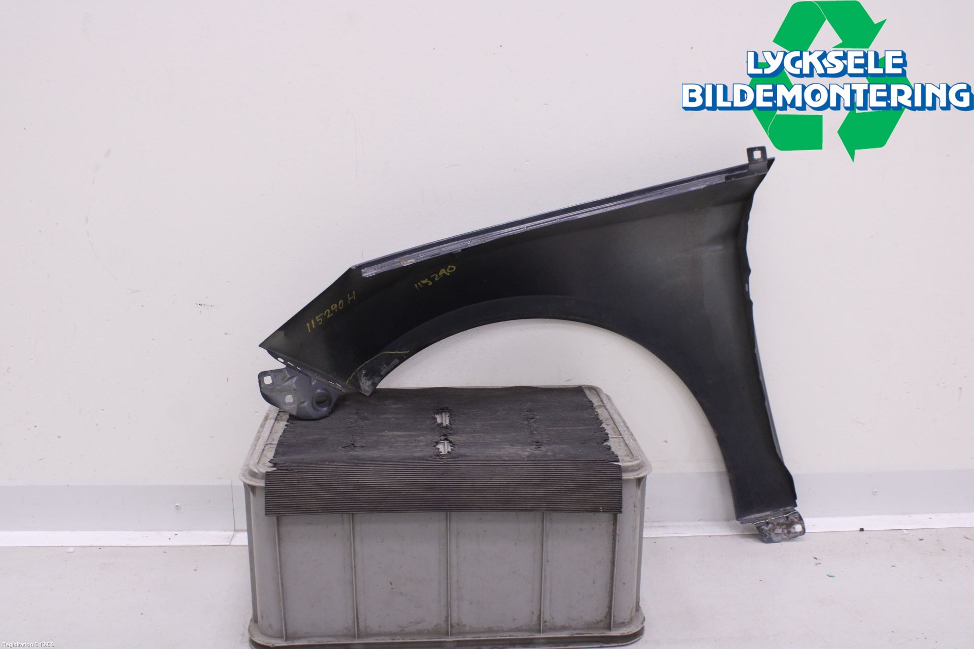 Ford FOCUS 11-14 Skärm Fram Höger