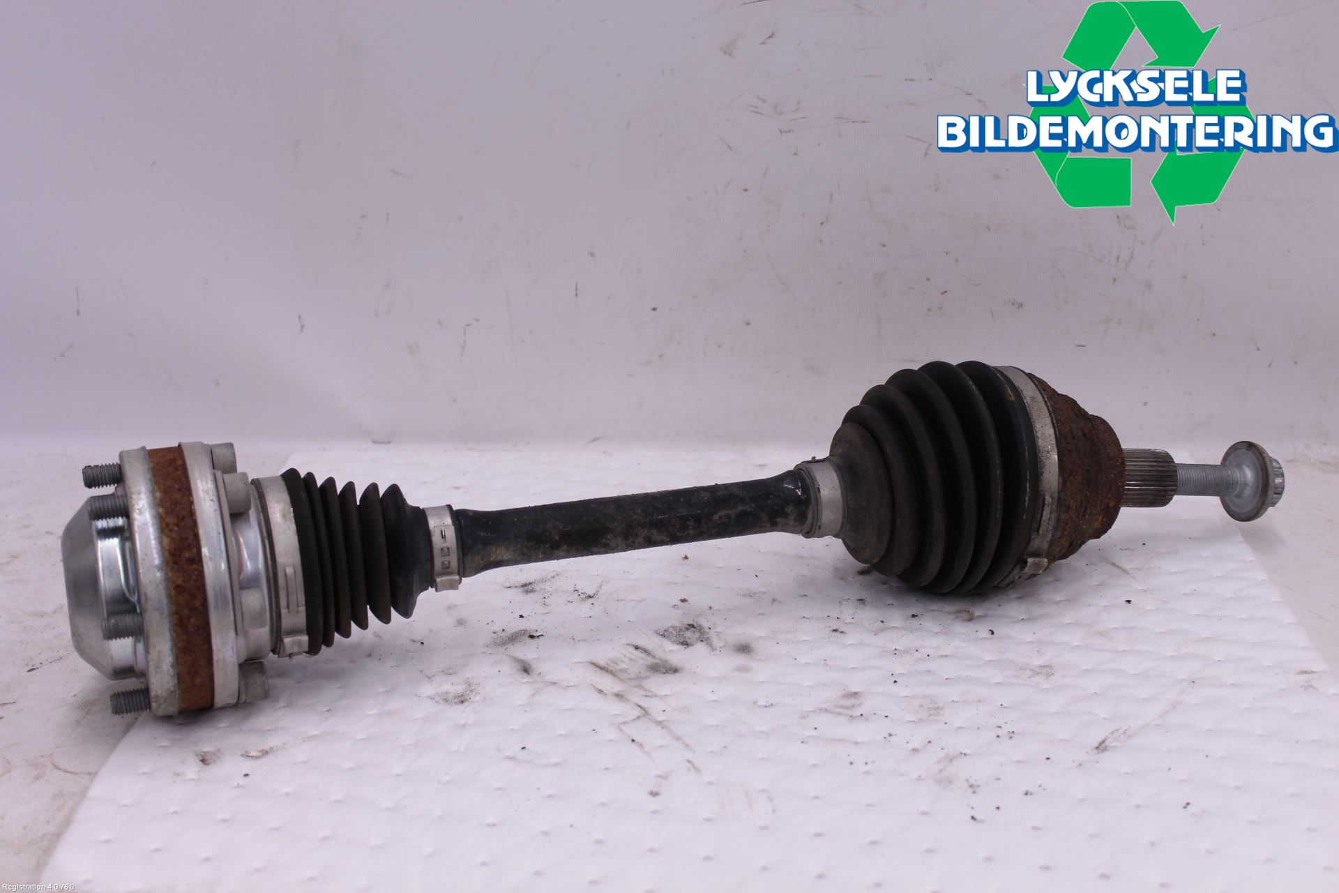 Volkswagen VW TIGUAN 16-24 Drivaxel Fram Vänster