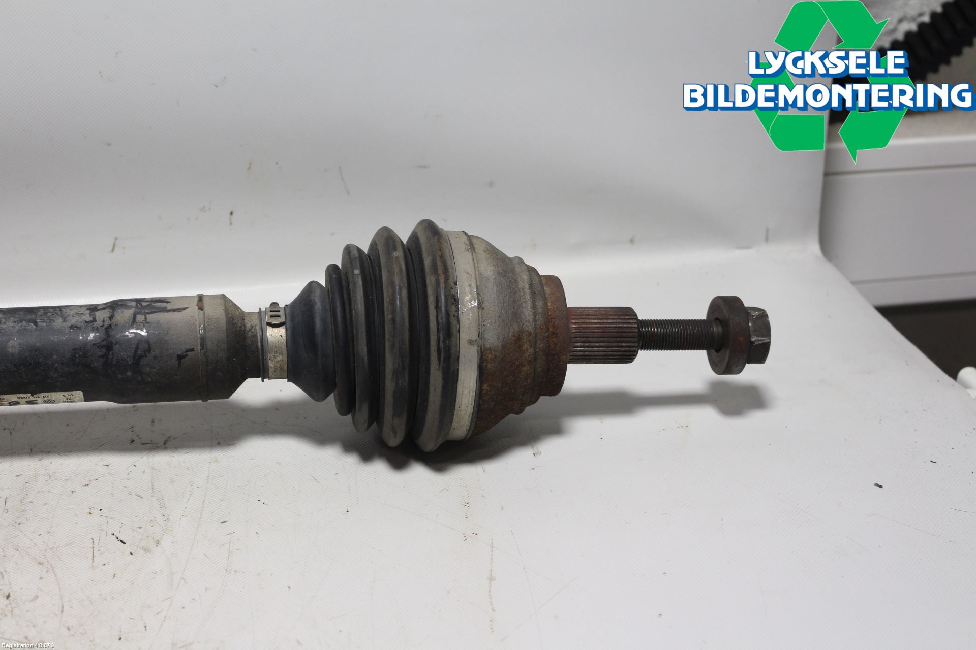 Volkswagen VW PASSAT 05-11 Drivaxel Fram Höger