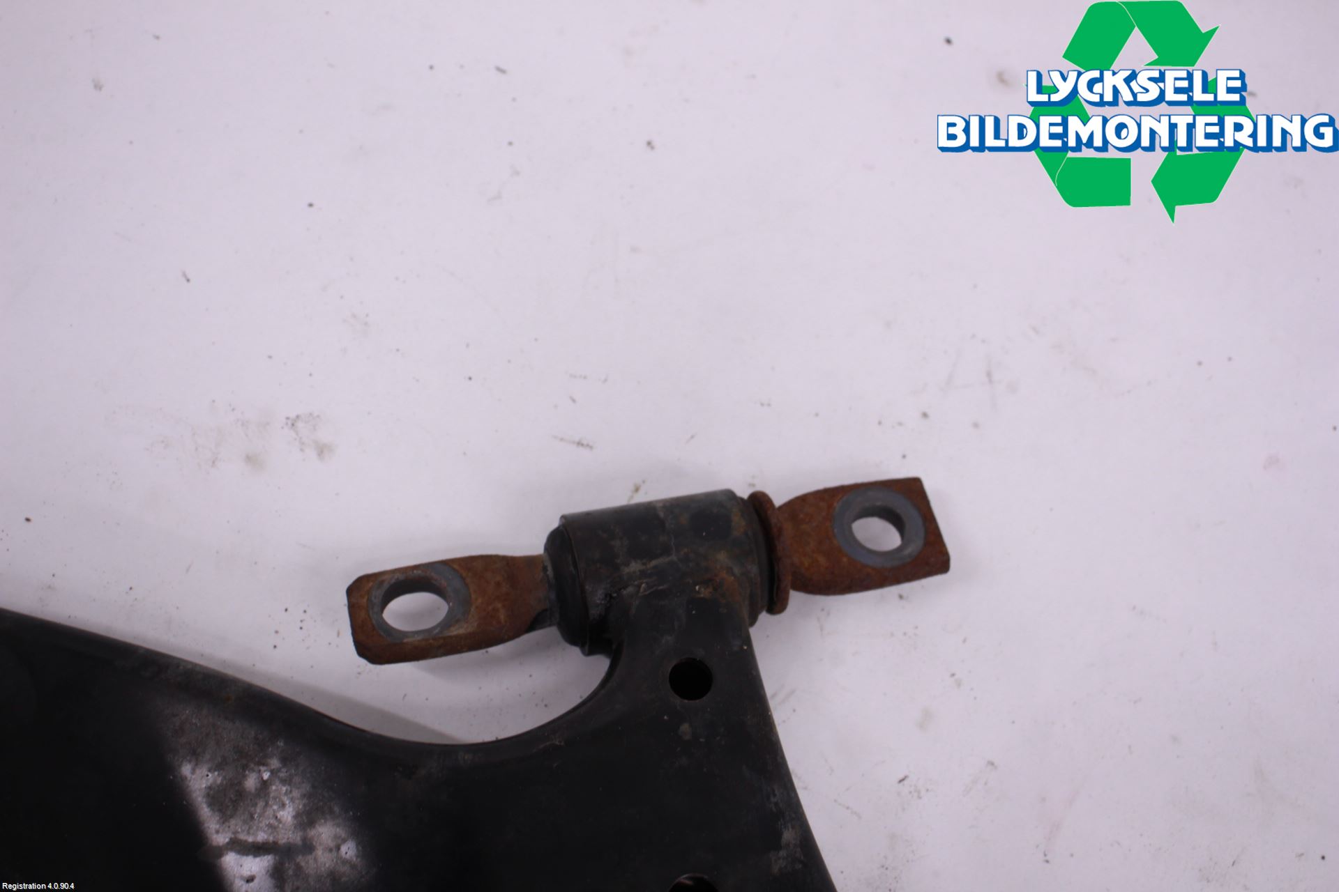 Toyota RAV4 19- Bärarm Fram Undre Hö