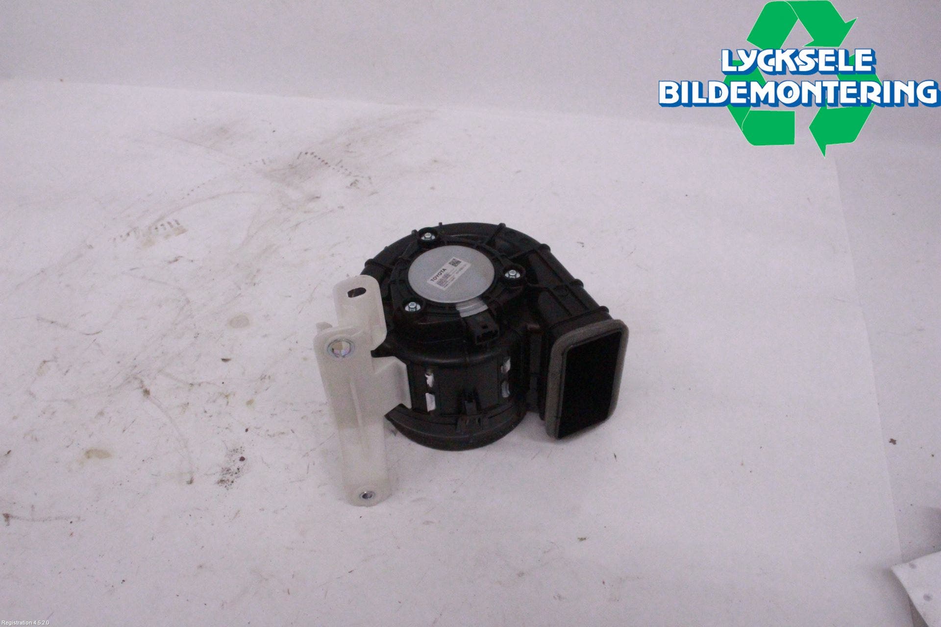 Toyota YARIS XP21 20- Kylfläkt El