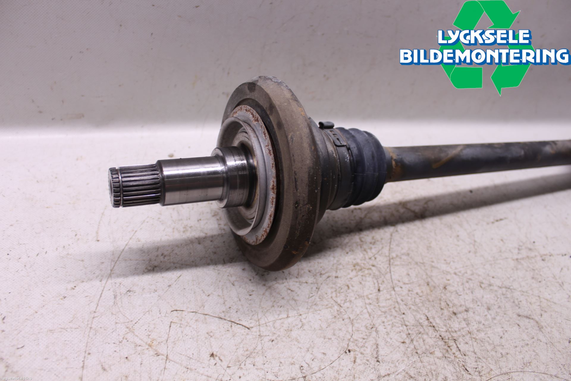 Mercedes-Benz MB C-KLASS (W205) 14-21 Drivaxel Bak Vänster