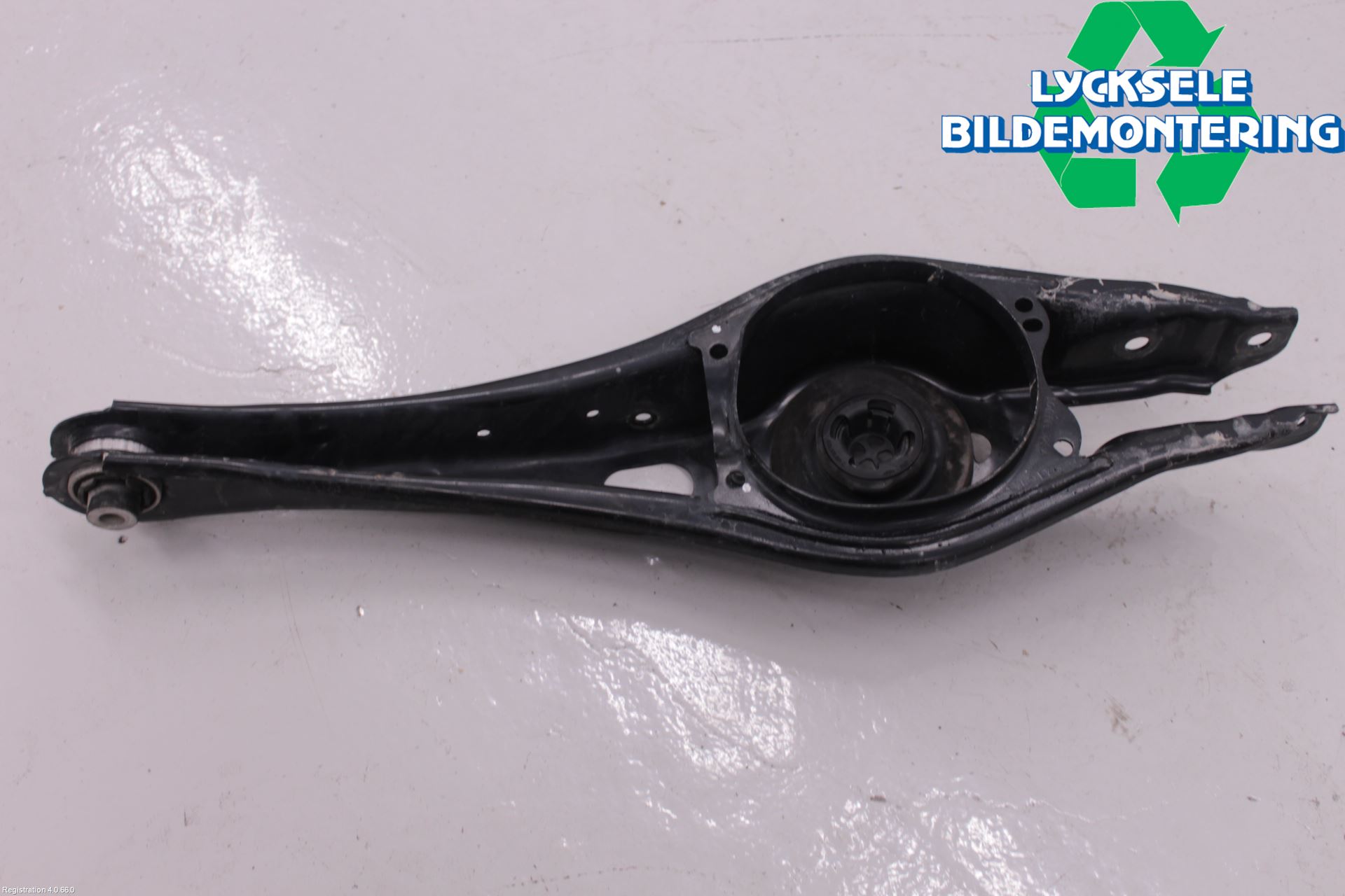 Volkswagen VW TIGUAN 16-24 Bärarm Bak Vänster