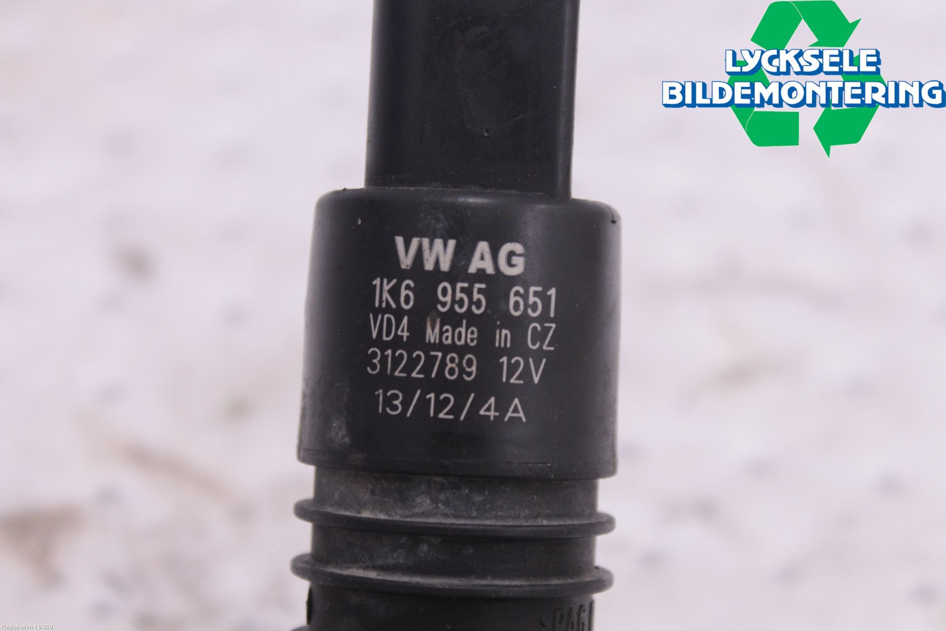 Volkswagen VW CADDY 11-15 Spolarpump Vindruta