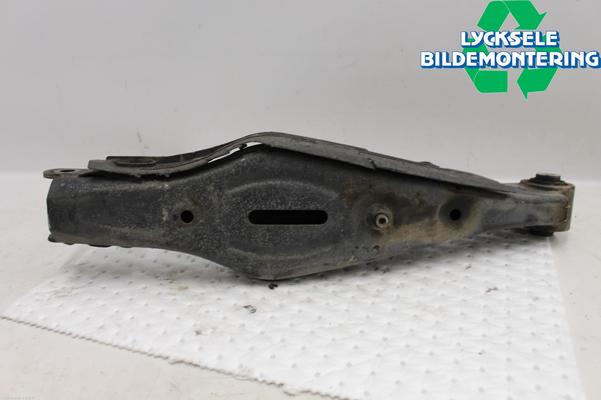 Kia SORENTO 15-20 Bärarm Bak Höger